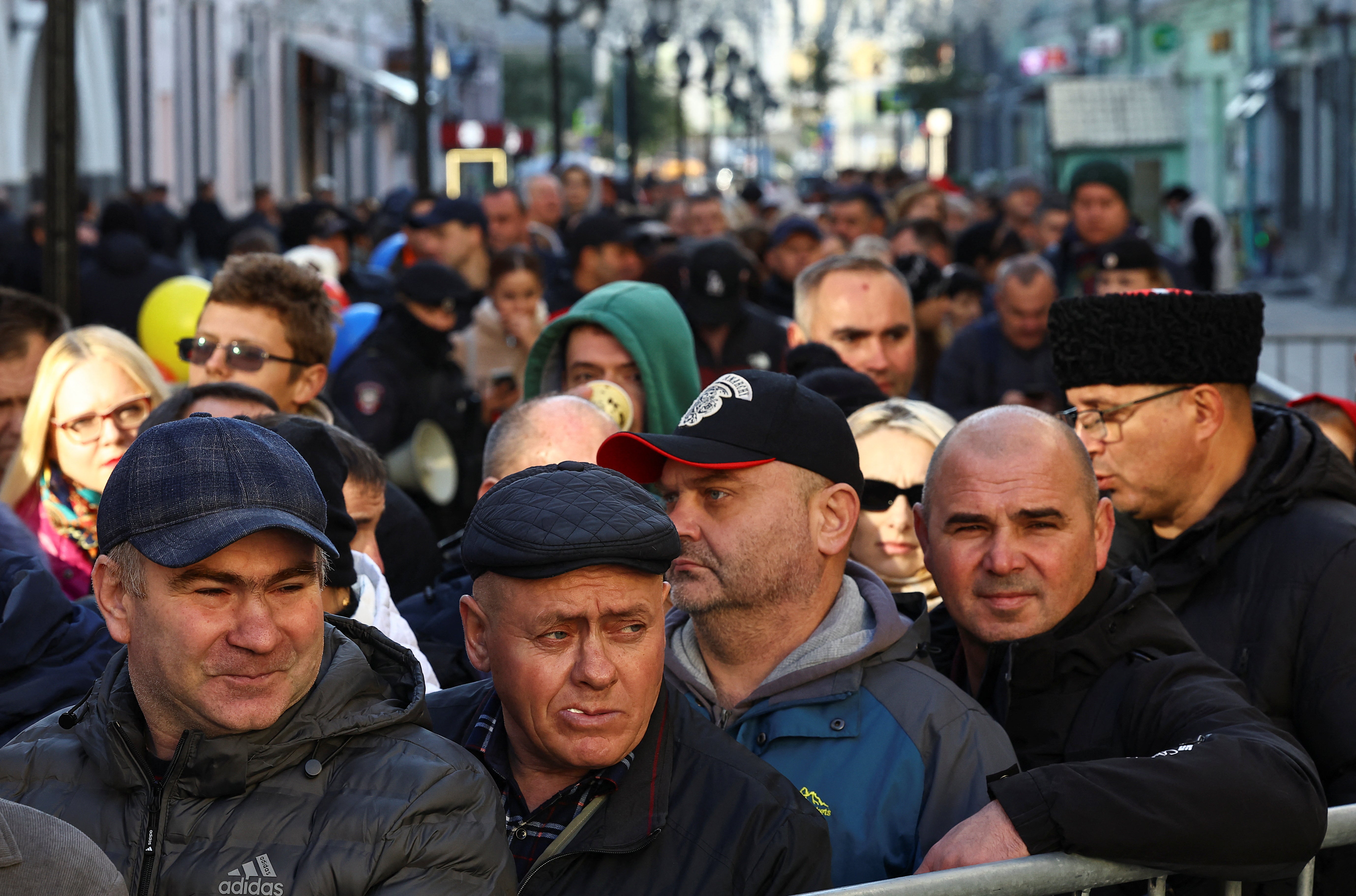 Voters queue outside the Moldovan embassy in Moscow on Sunday