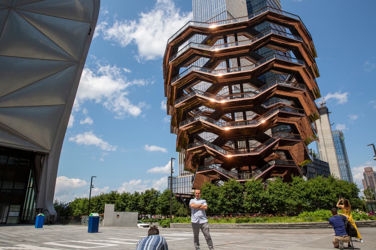 New York tourist sculpture to reopen with safety barriers after suicides