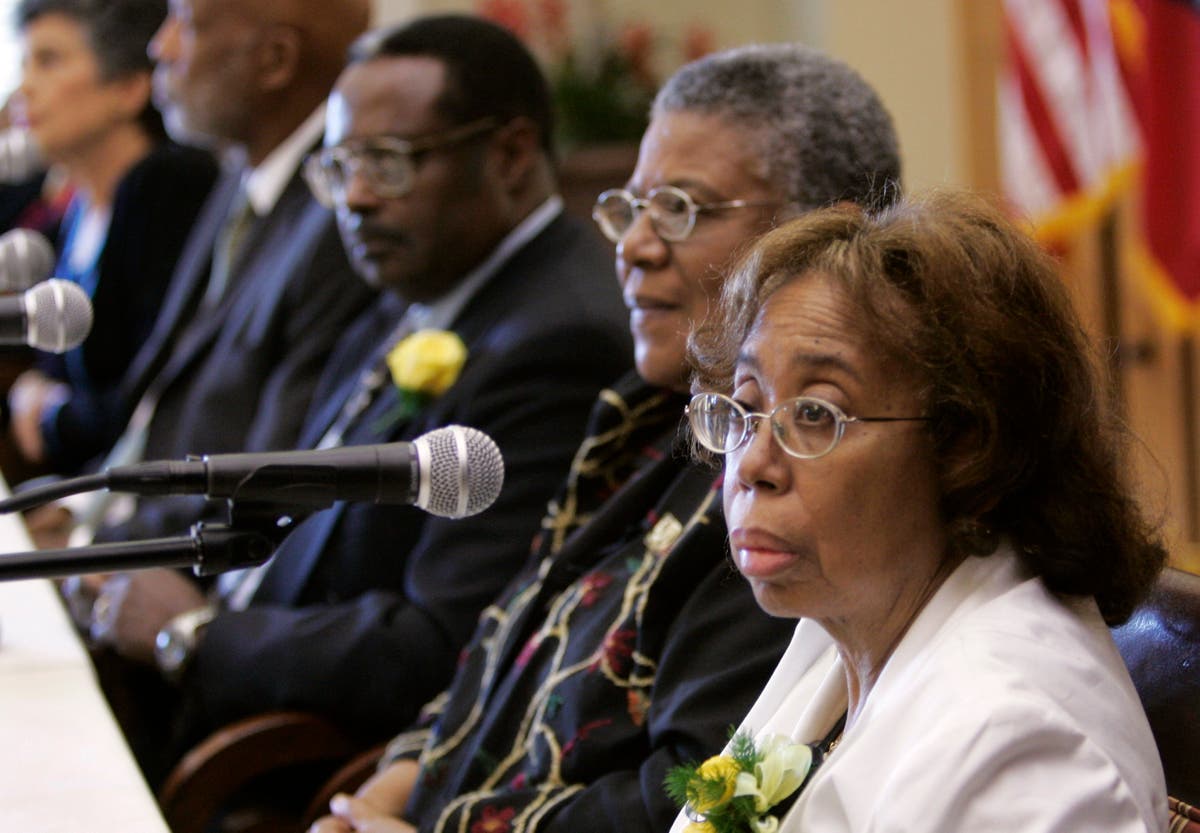 Little Rock Nine member who integrated Arkansas school dies at 83 