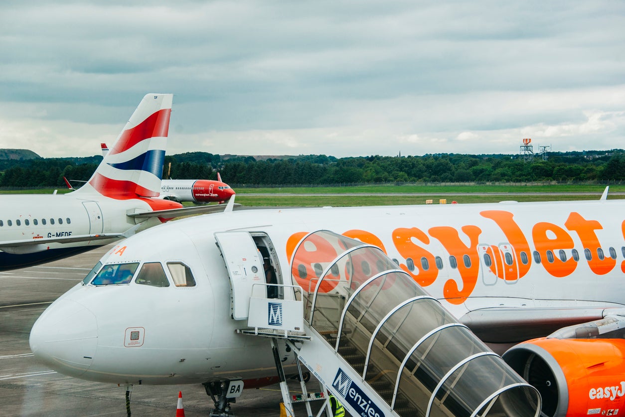 EasyJet and British Airways are both hiring pilots at Gatwick