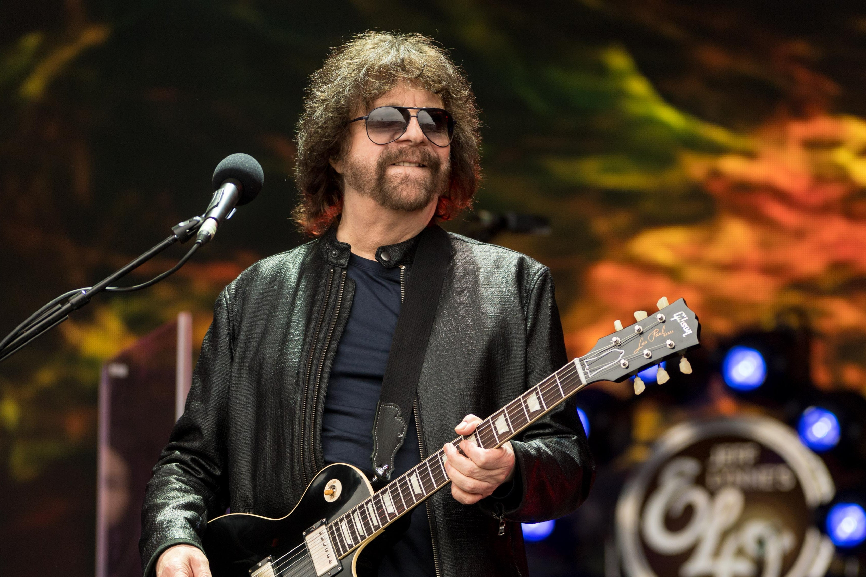 Jeff Lynne performing with ELO