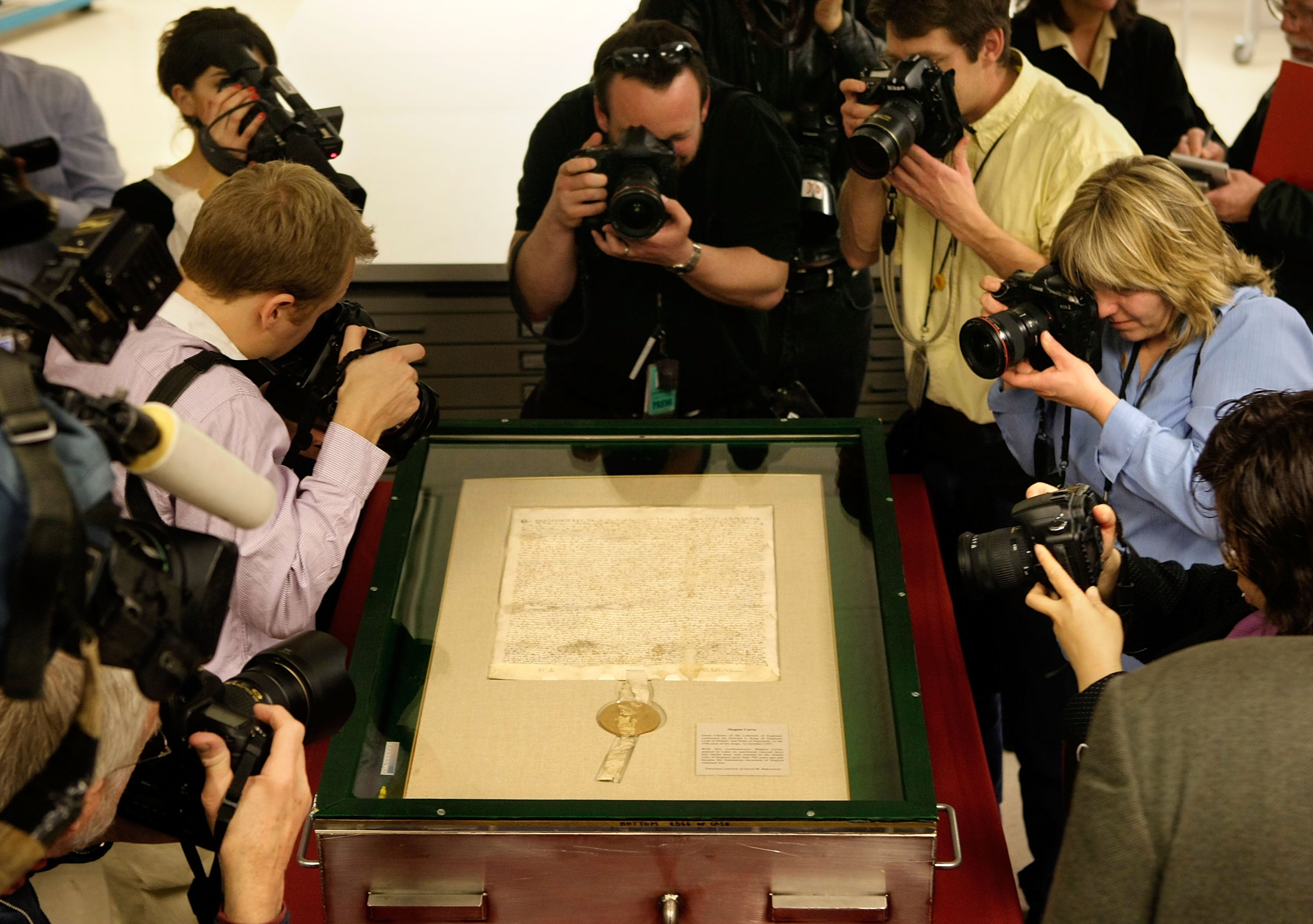 Crowds view Magna Carta