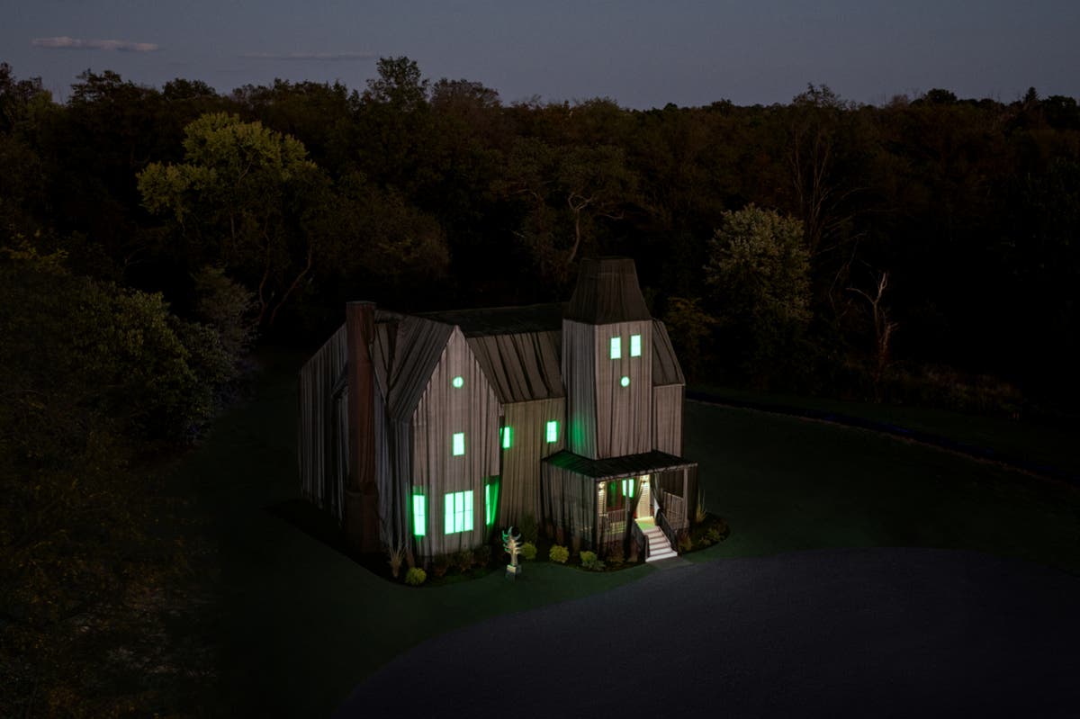 Airbnb now offering spooky nights at the Beetlejuice Beetlejuice ghost house – hosted by Delia Deetz