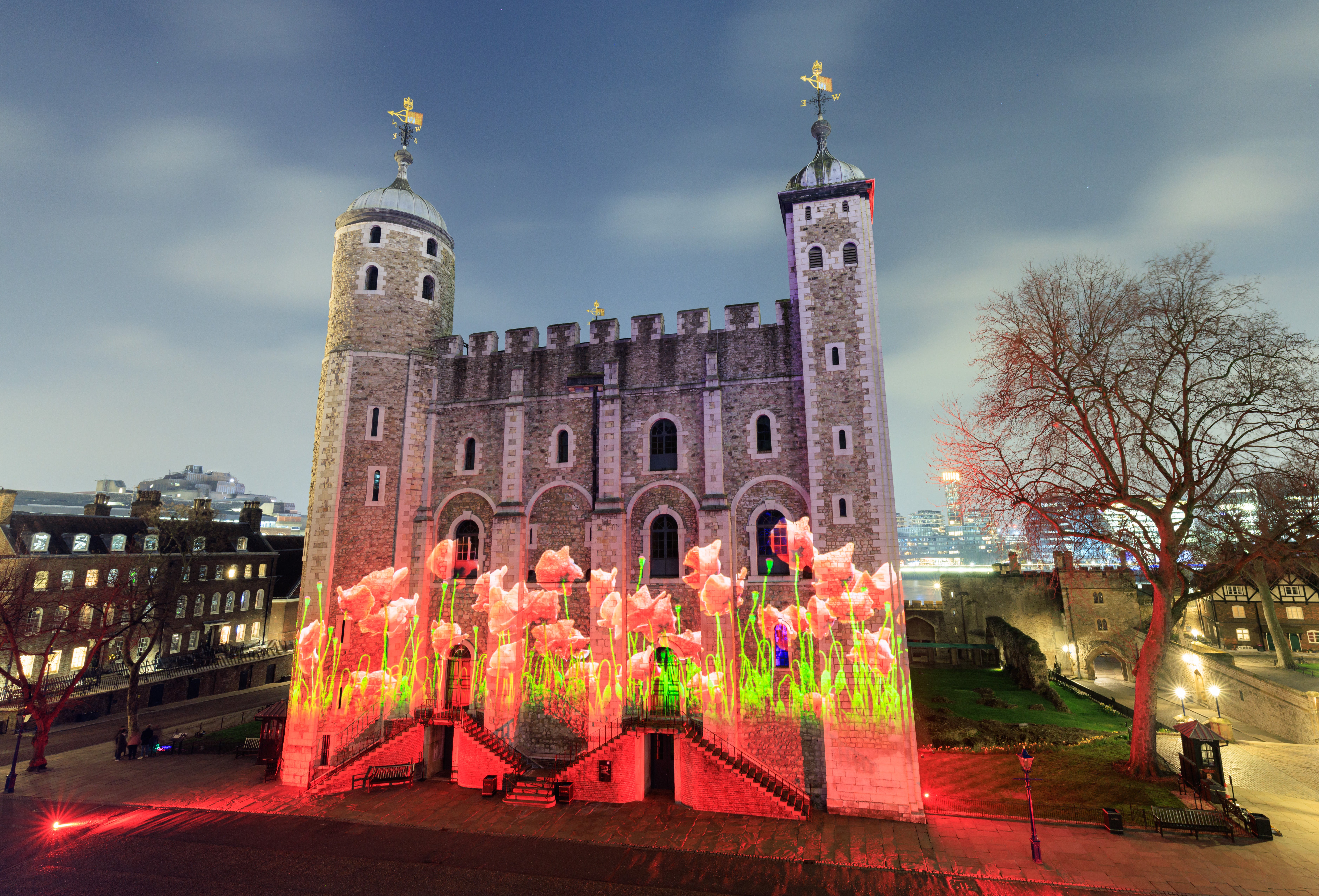 リリパットレーン☆☆Tower of London Tower of London to be lit up with poignant light show over