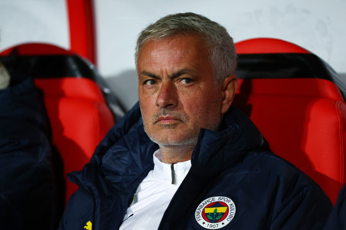 Jose Mourinho faces Man Utd as Fenerbahce host Europa League clash – follow live