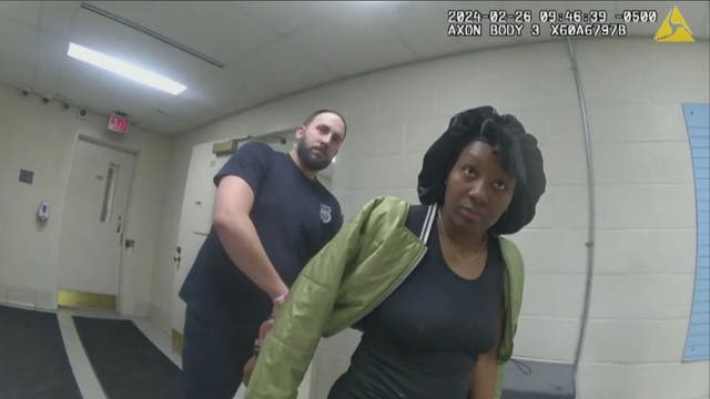 <p>Dominique Knowles was convicted of two counts of endangering children after leaving her daughters alone while she traveled from Ohio to Miami</p>