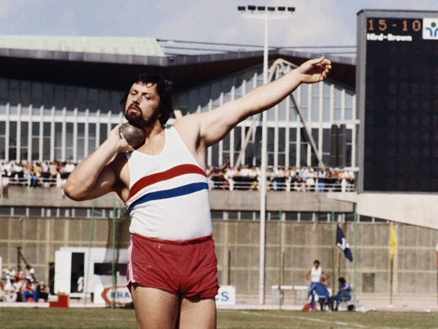 <p>Geoff Capes in action at the British International Games on 10th August 1974</p>