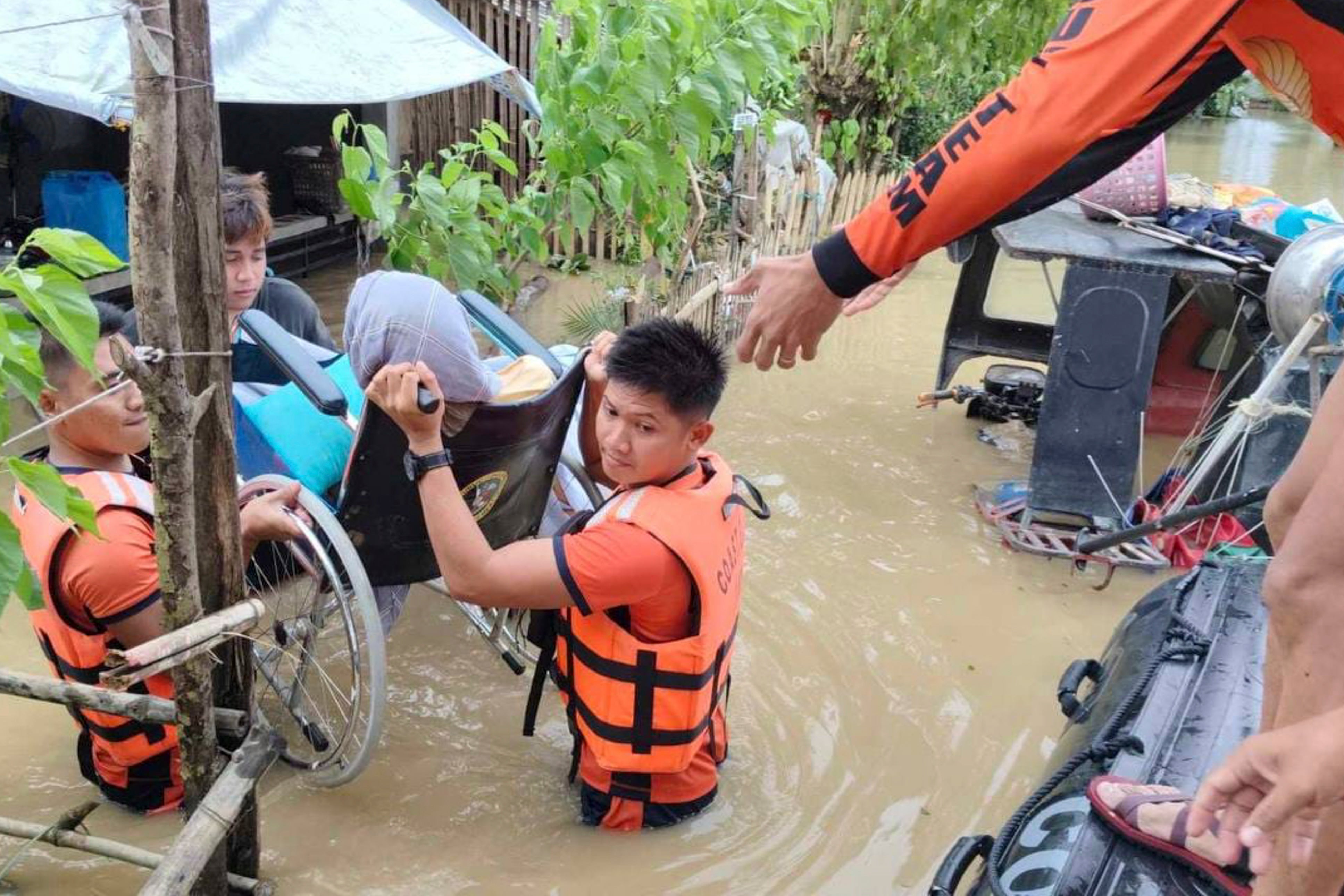 Tropical Storm Trami Battering Philippines Leaves 24 Dead In Flooding ...