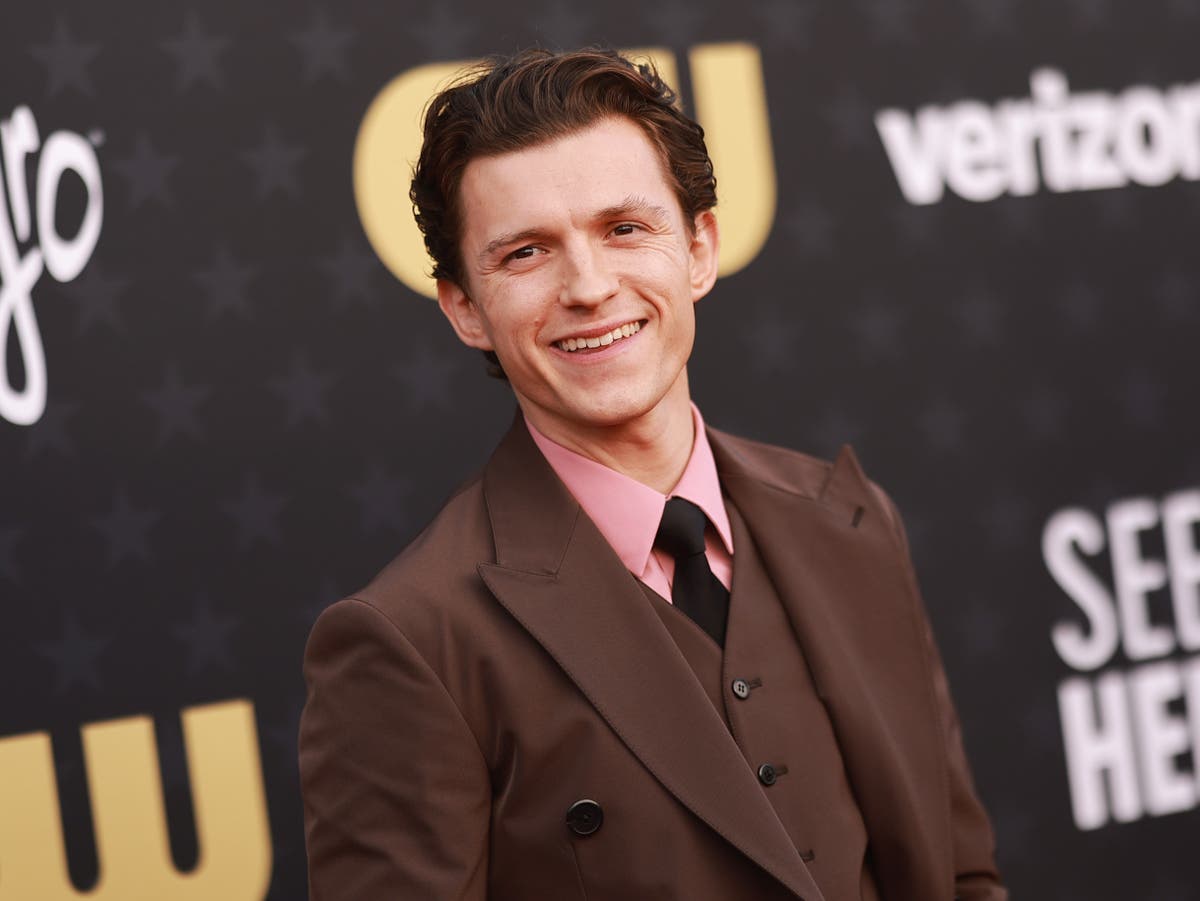 Tom Holland confirms he is in Christopher Nolanâs film: âPhone call of a lifetimeâ