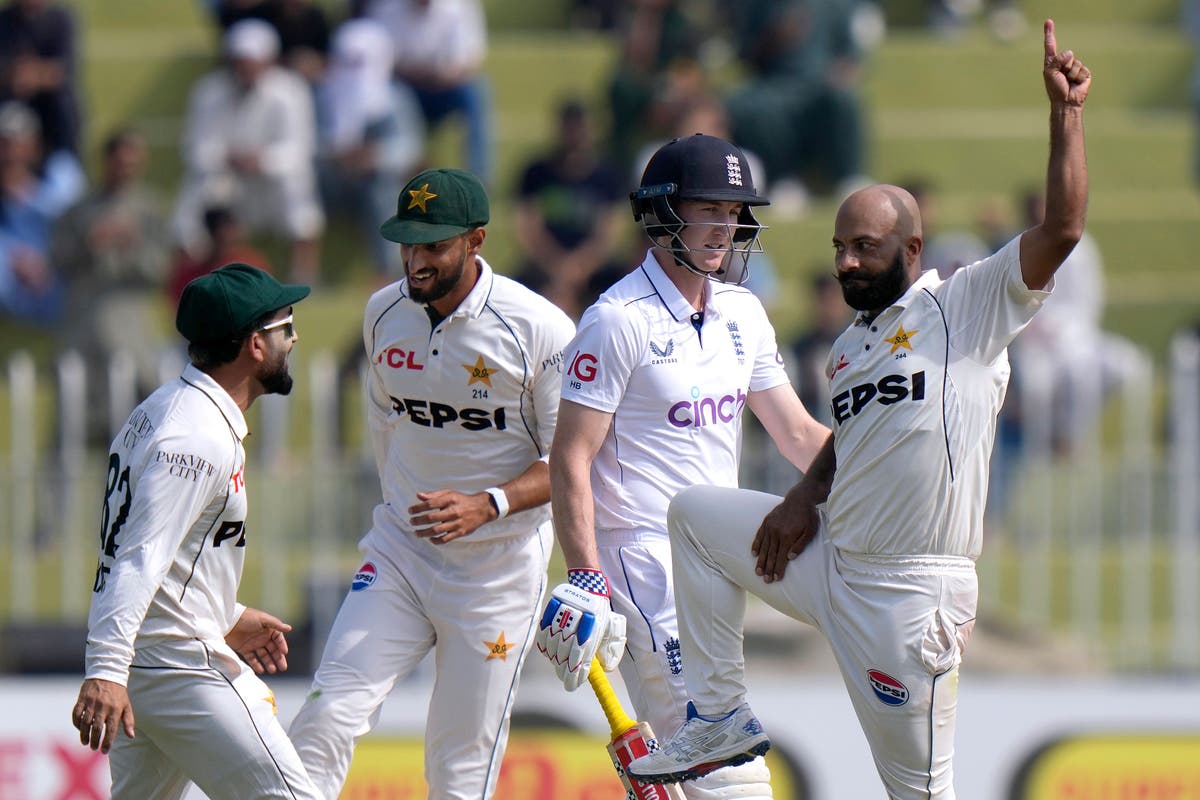 Pakistan have England in a spin on first morning of deciding Test