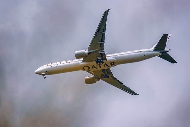 <p>Qatar Airways plans to install Starlink on the entire Boeing 777 fleet in 2025 </p>
