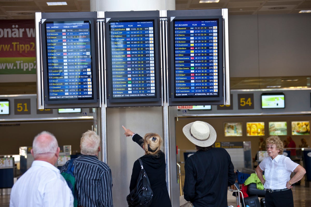 Flight from Tel Aviv to Vienna forced to make emergency landing after bomb threat Flight from Tel Aviv to Vienna forced to make emergency landing after bomb threat
