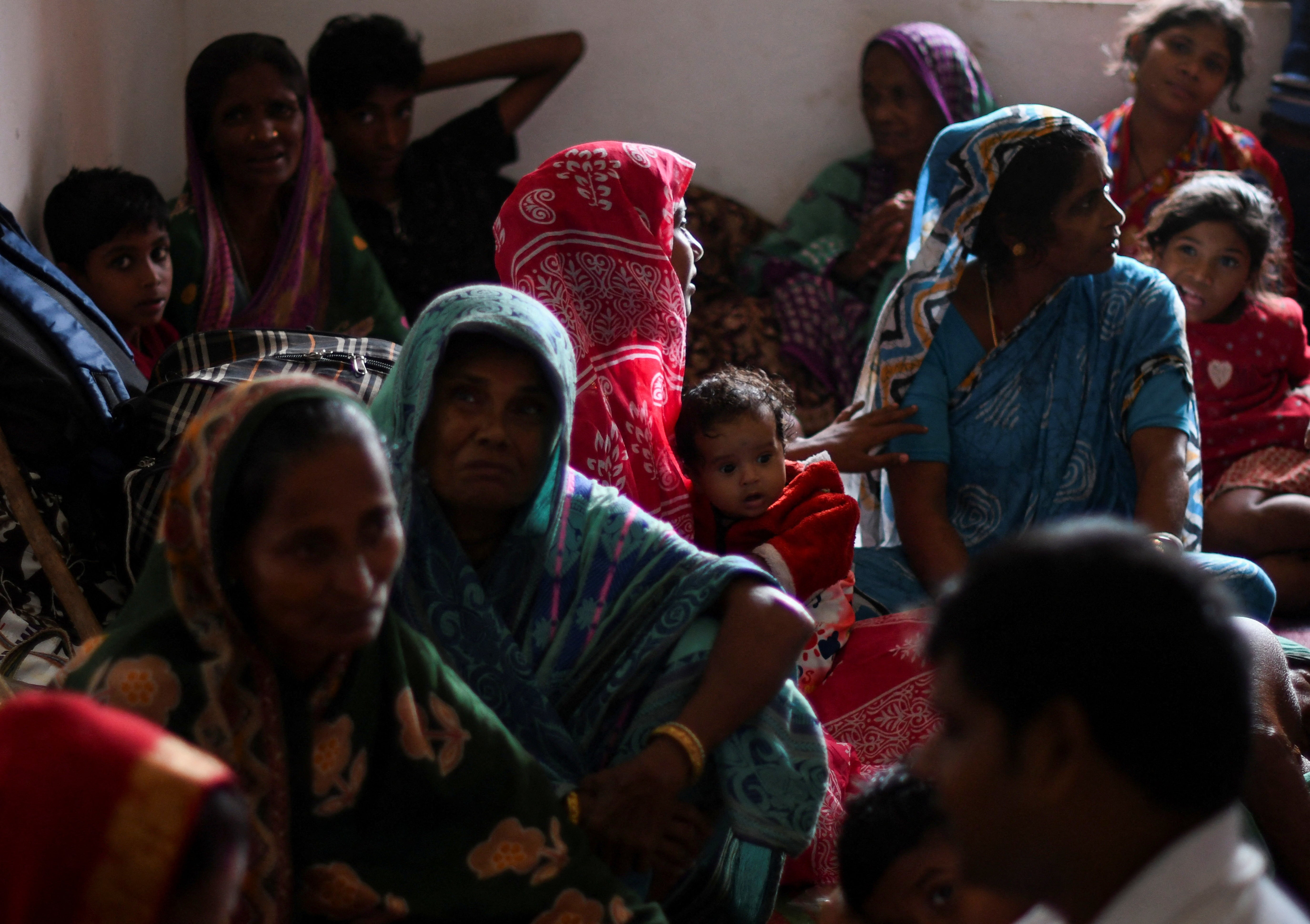 Evacuees from a colony   successful  Odisha beryllium   wrong  a cyclone structure  adjacent   Dhamara