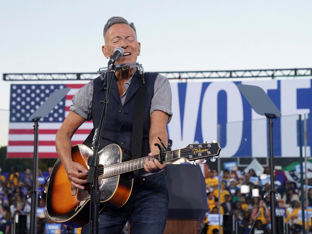 Bruce Springsteen calls Trump ‘an American tyrant’ at Harris rally