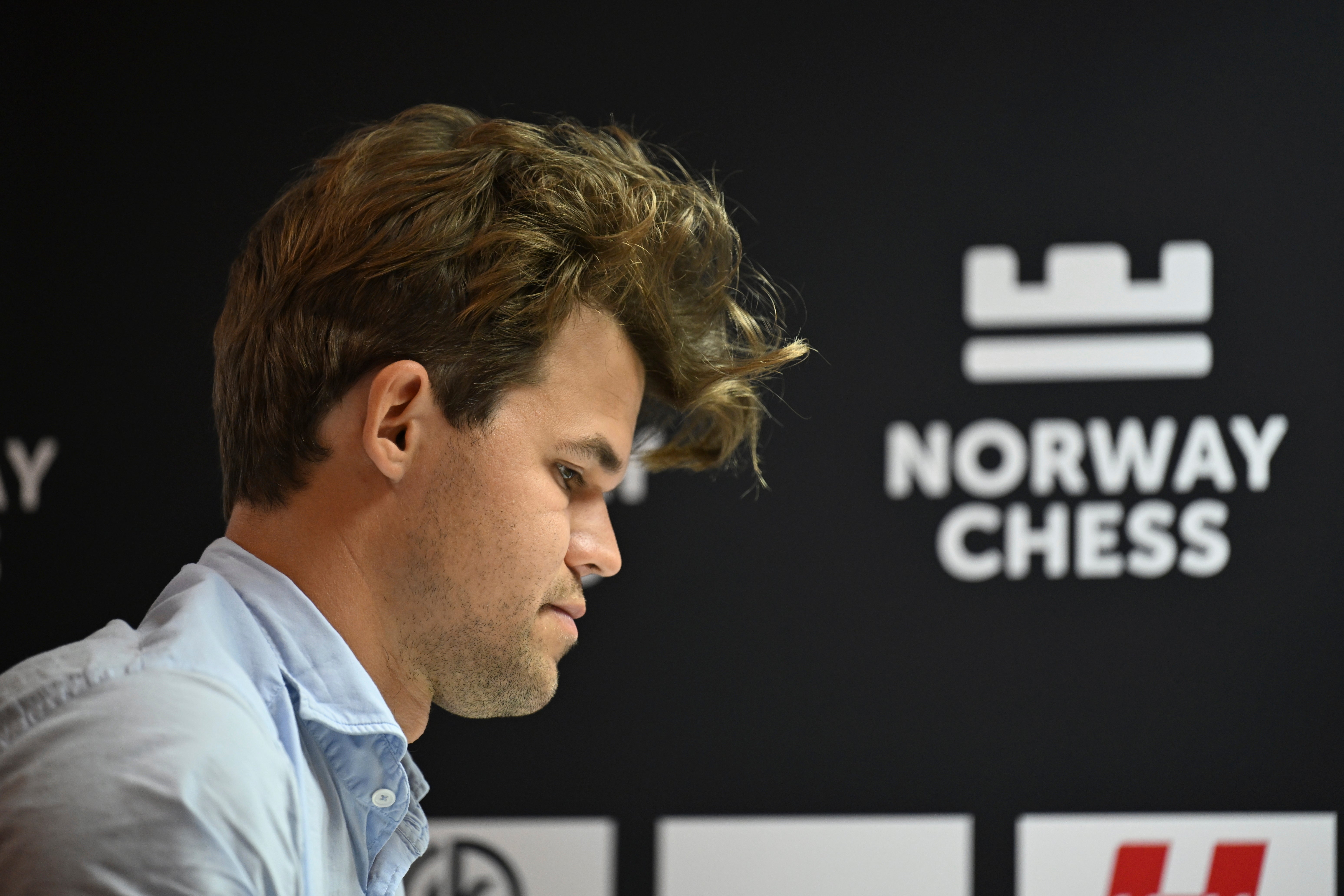 Magnus Carlsen will play on at the World Blitz Championships