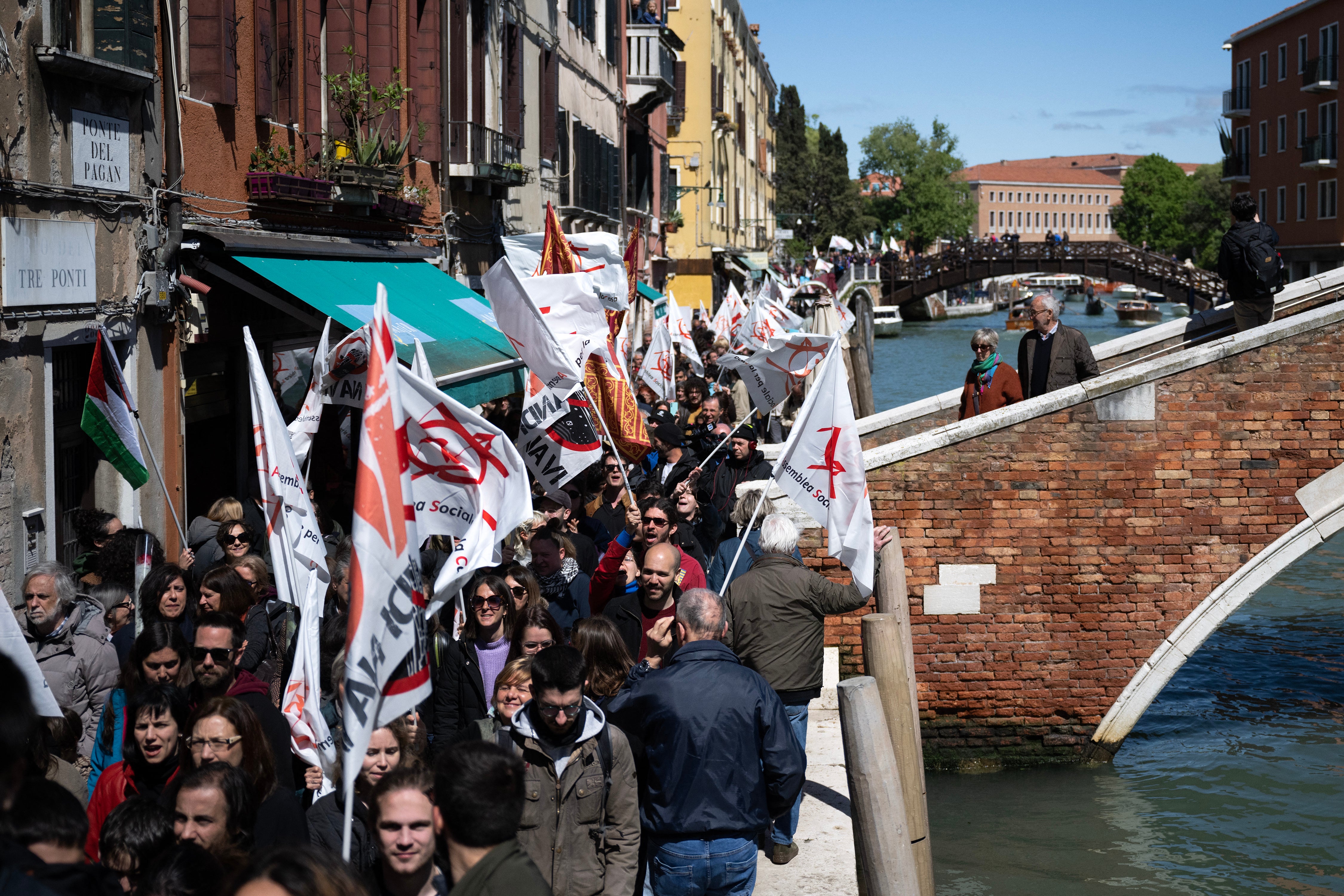 Manifestantes entraram em confronto com a polícia em Veneza esta semana