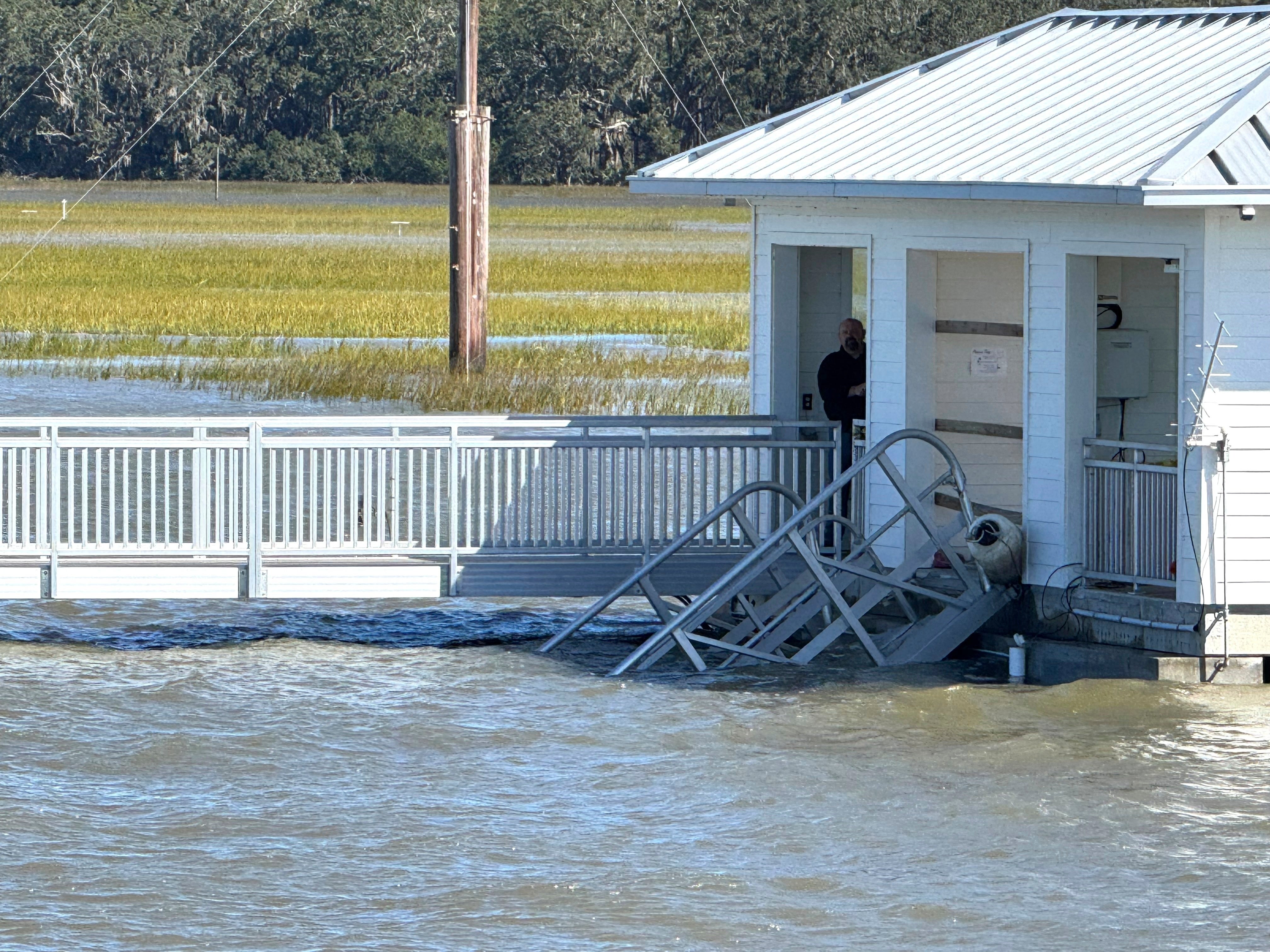 An engineering firm will investigate Georgia's deadly dock collapse ...