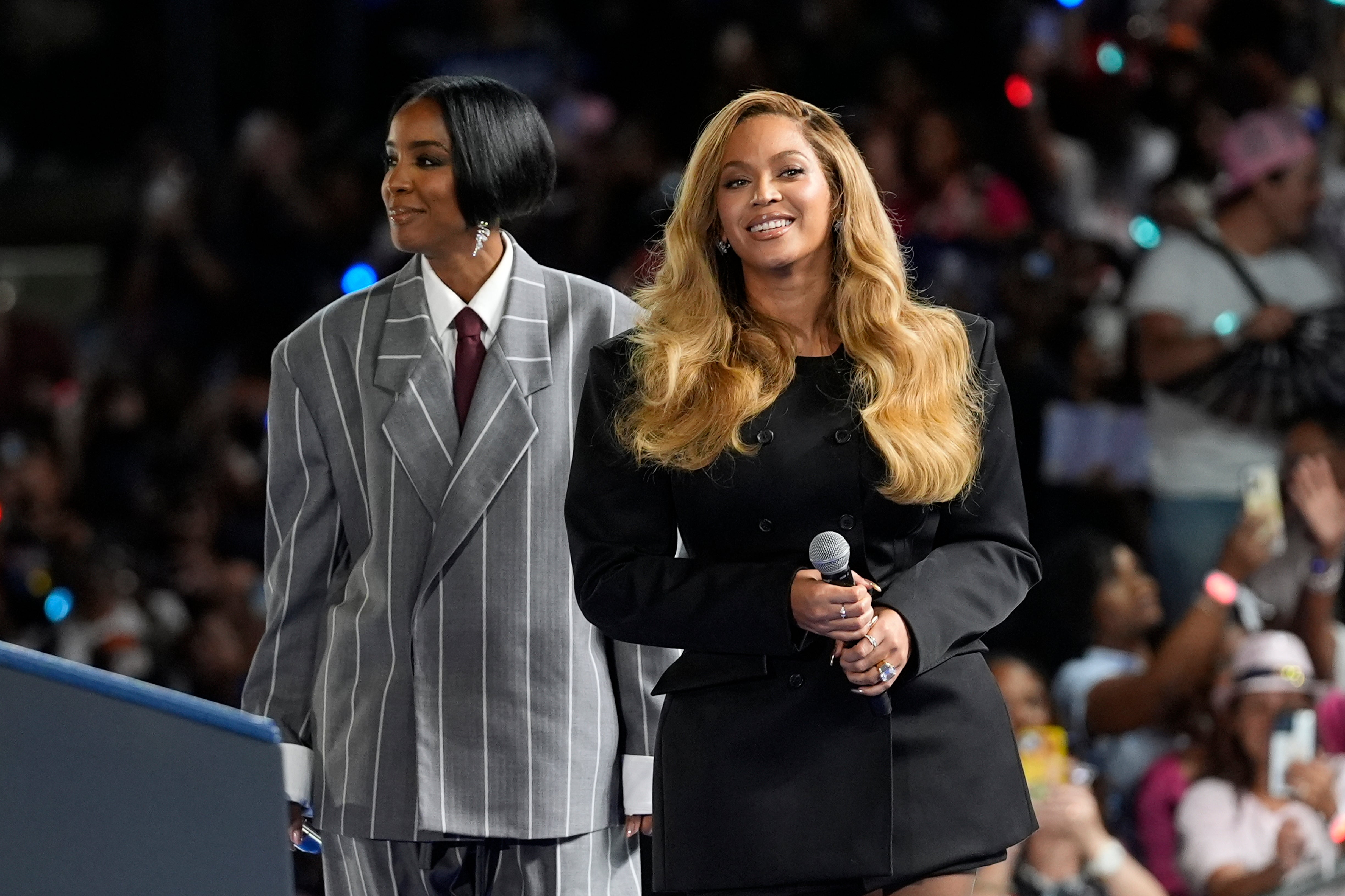 Beyonce was joined by her former Destiny’s Child bandmate Kelly Rowland as she entered the Shell Energy Stadium on Friday, to screams and cheers from supporters