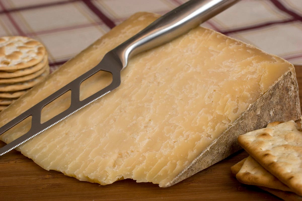 British chef Jamie Oliver urges followers to help solve the 'grate cheese robbery'