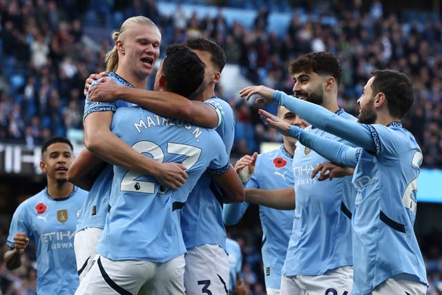 <p>Erling Haaland celebrates with teammates </p>