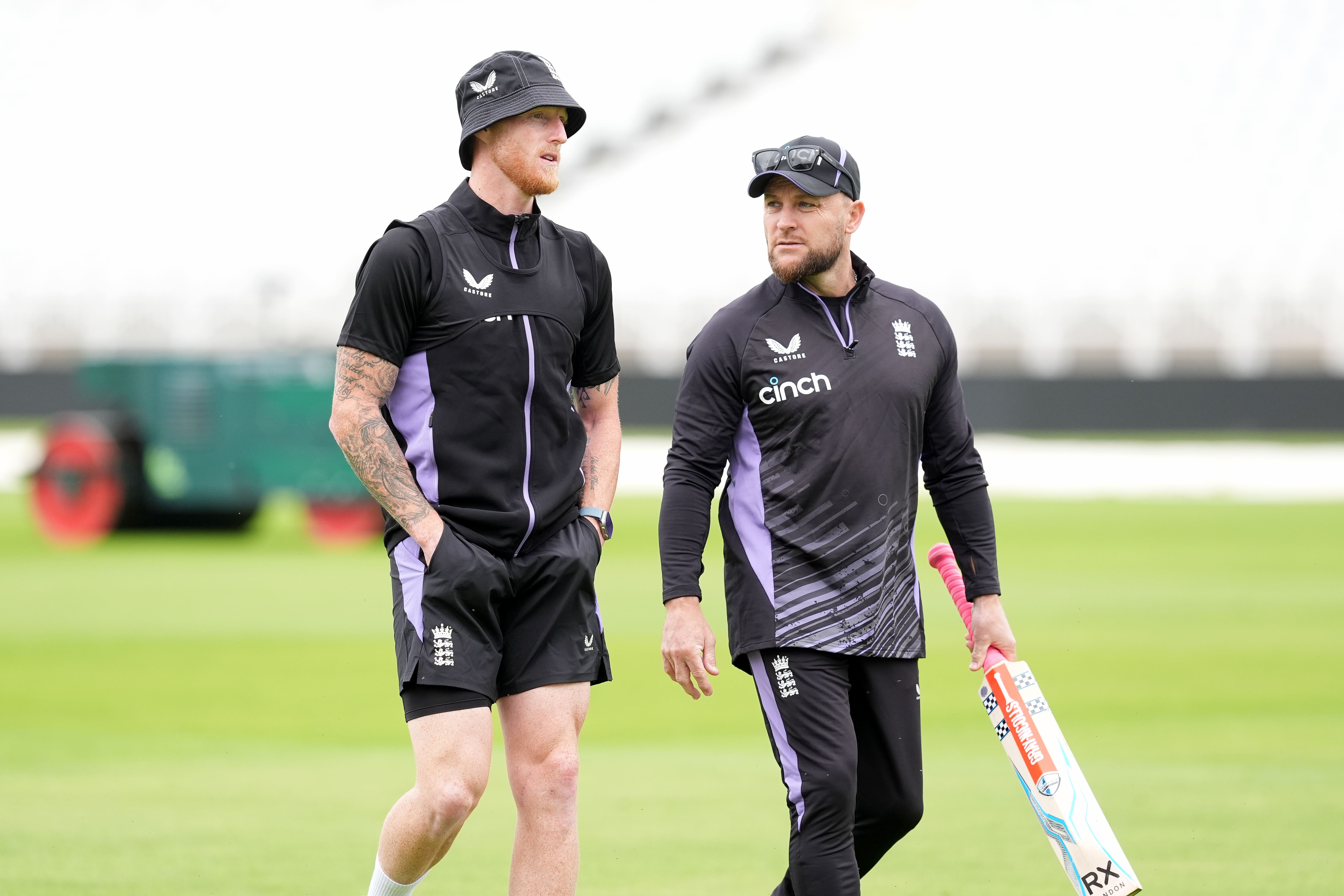 Brendon McCullum (right) wants his England players to show support for Ben Stokes (left) (Martin Rickett/PA)