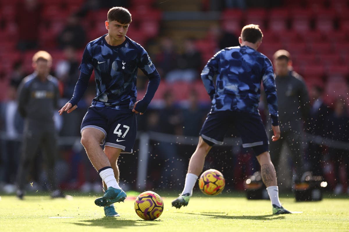 Mikey Moore starts for Spurs against winless Palace – follow live