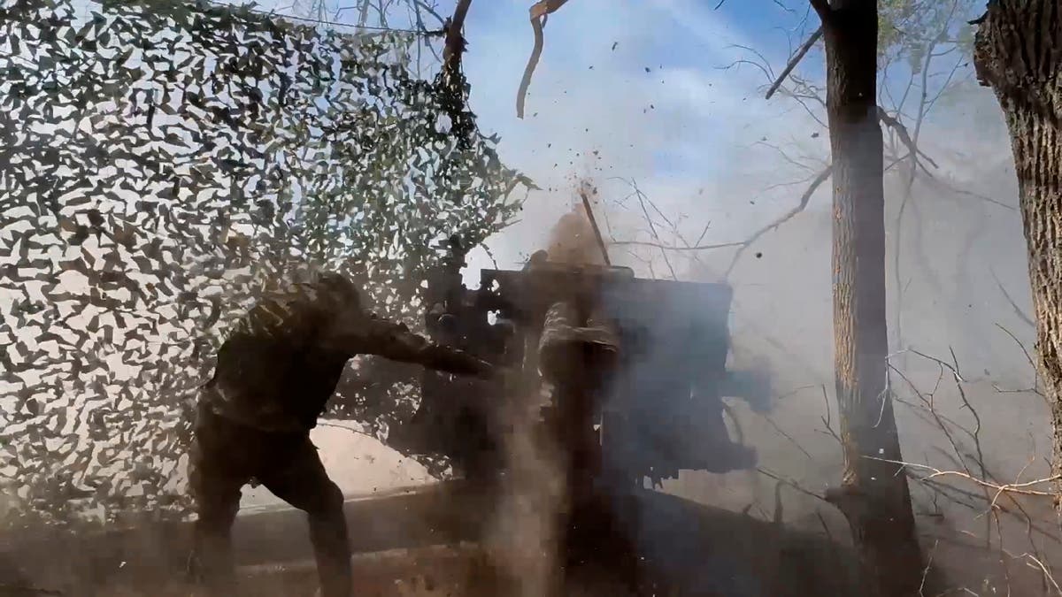 US and Ukraine say 50,000 Russian and North Korean troops headed to Kursk