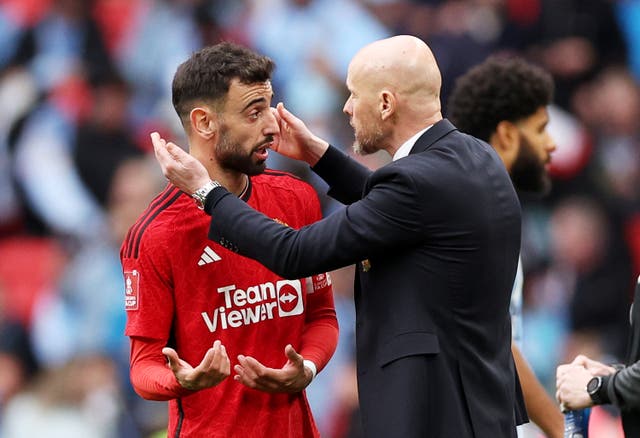 <p>Fernandes thanked Ten Hag after the Dutchman was sacked </p>