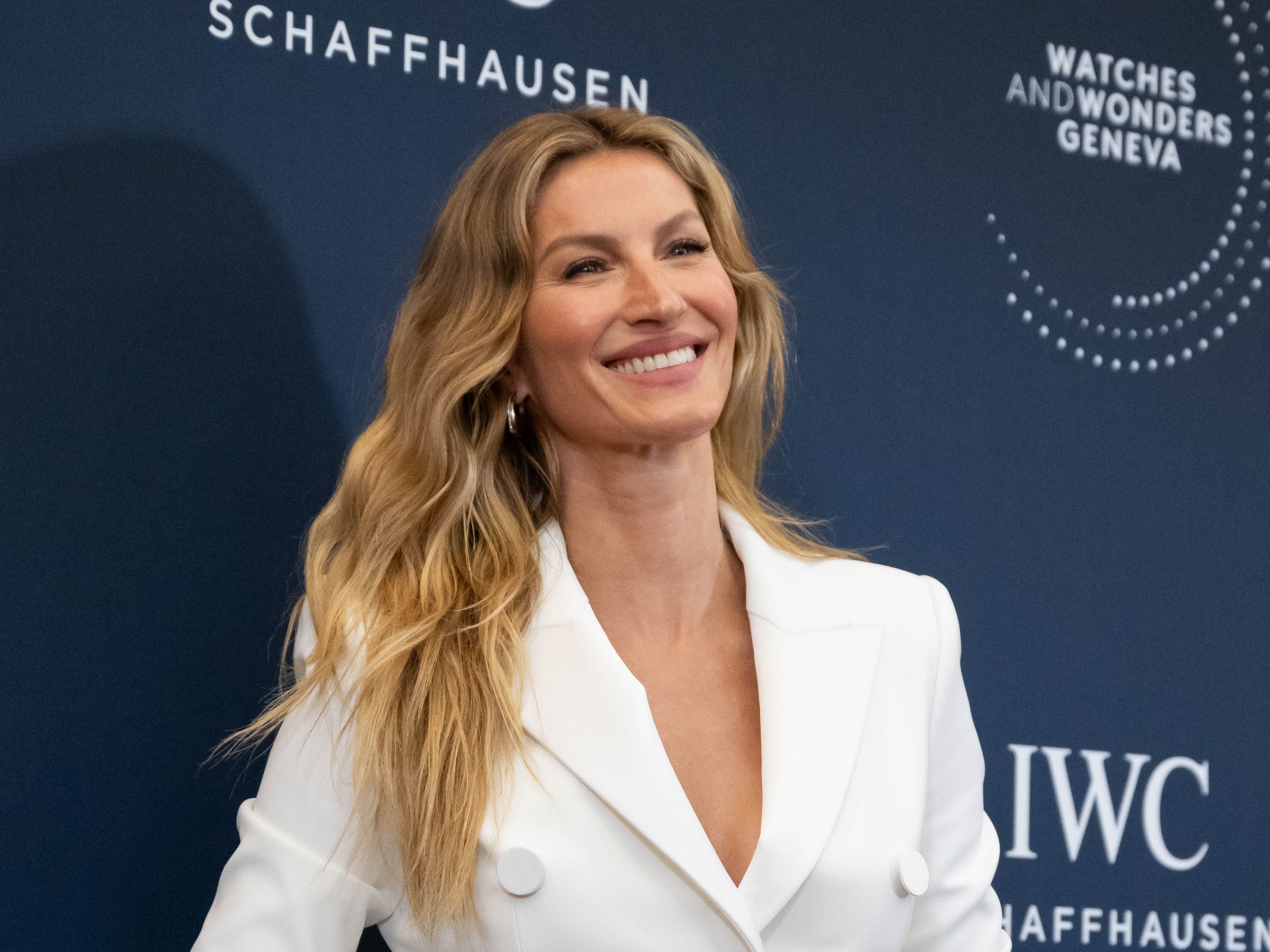 Gisele Bündchen - Figure 1