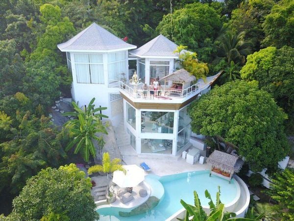 Tim descreveu esta propriedade em Ko Samui como uma 'villa no estilo James Bond'