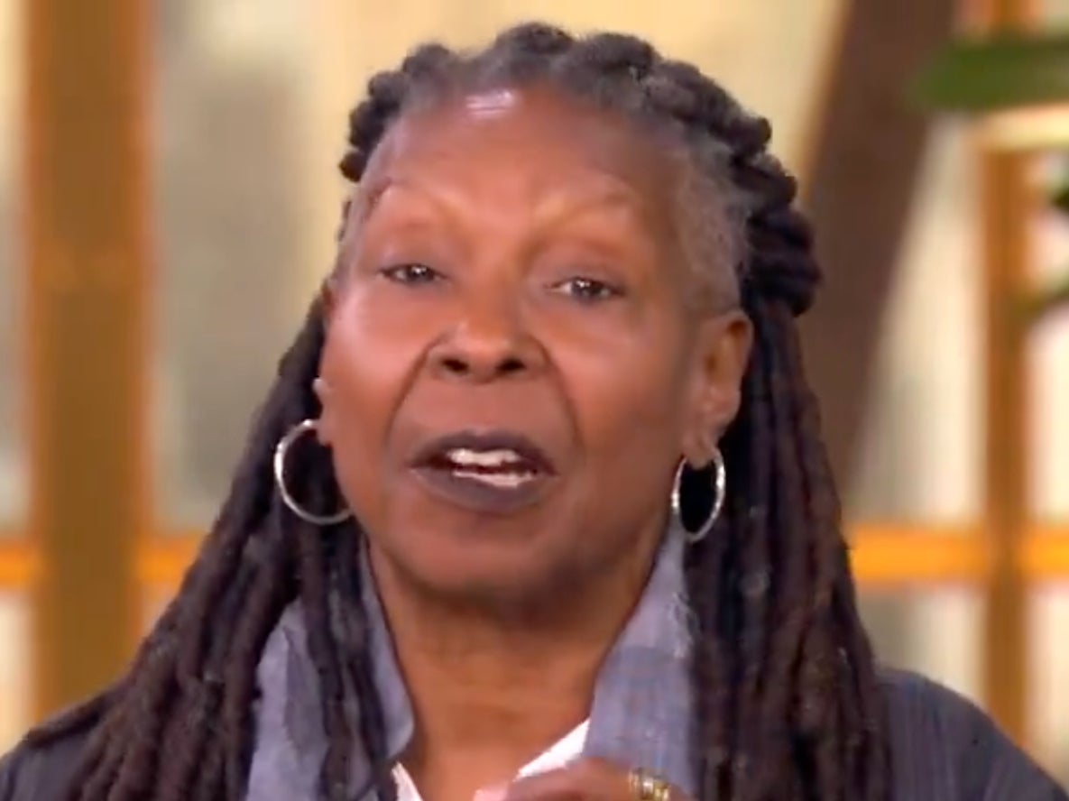 Whoopi Goldberg questionou as afirmações incorretas de Joe Rogan sobre a aparição de Trump no 'The View'