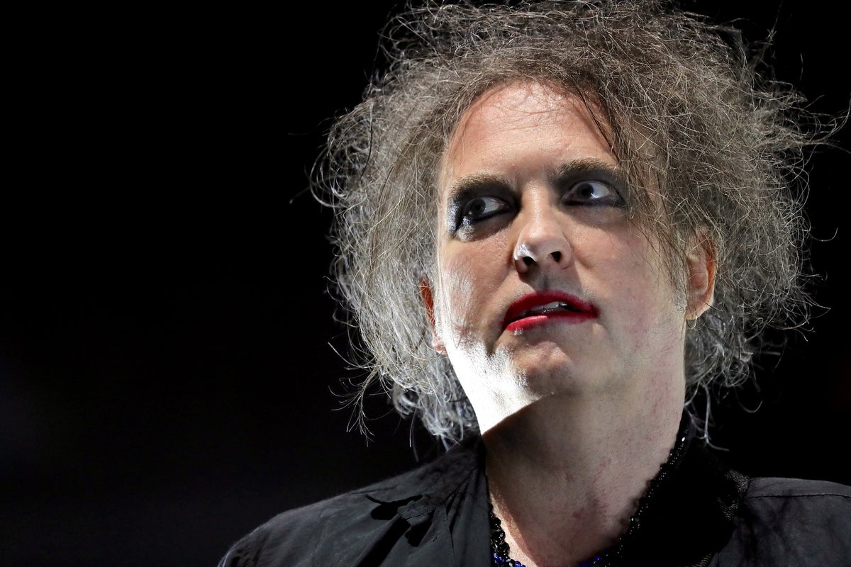 Robert Smith&rsquo;s &lsquo;legendary&rsquo; lineup revealed for Teenage Cancer Trust shows