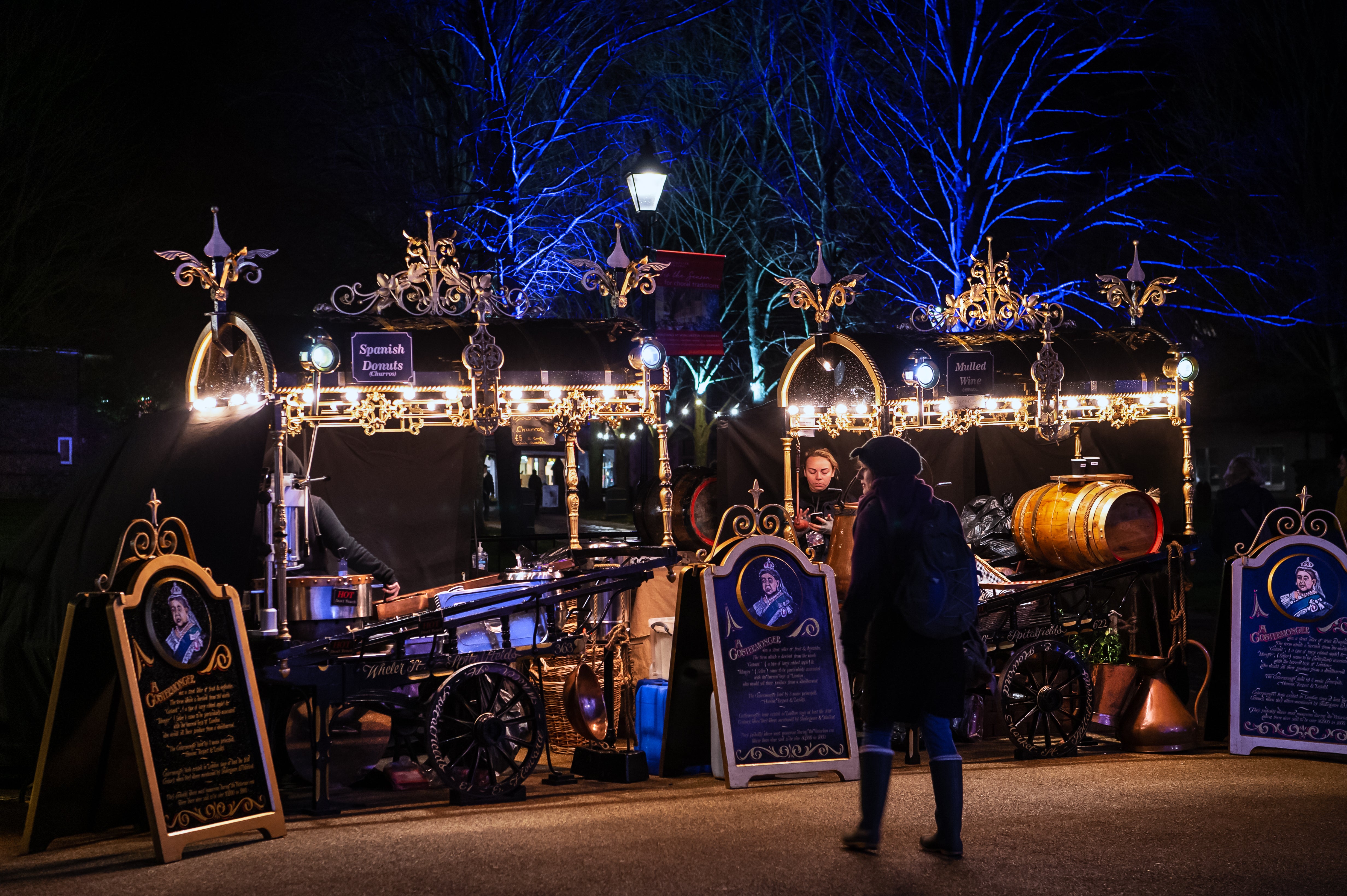 Para um serviço religioso de Natal na catedral, visite Winchester