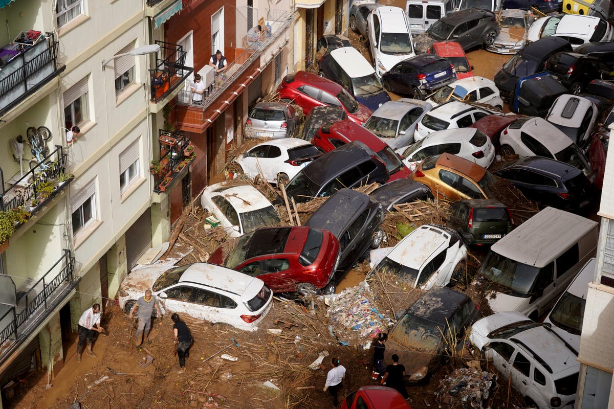 Spain floods latest: Victims ‘trapped like rats’ and 63 dead in Valencia