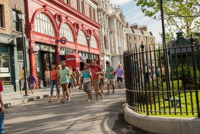 <p>The immersive Wizarding World of Harry Potter streets that look just like real-life London</p>