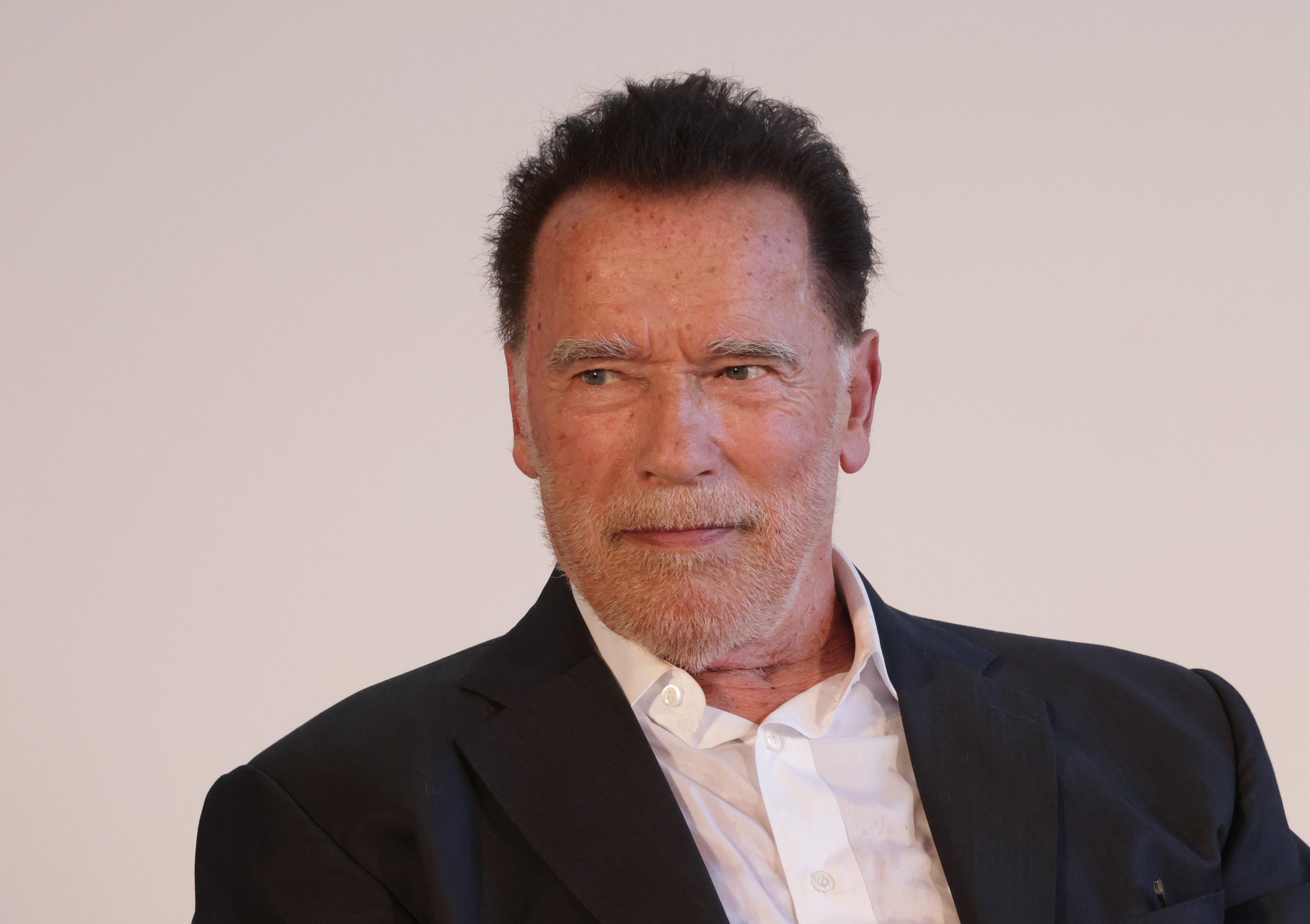 Actor and former California governor Arnold Schwarzenegger, a Republican for several decades, will cast his vote in favor of Kamala Harris this week