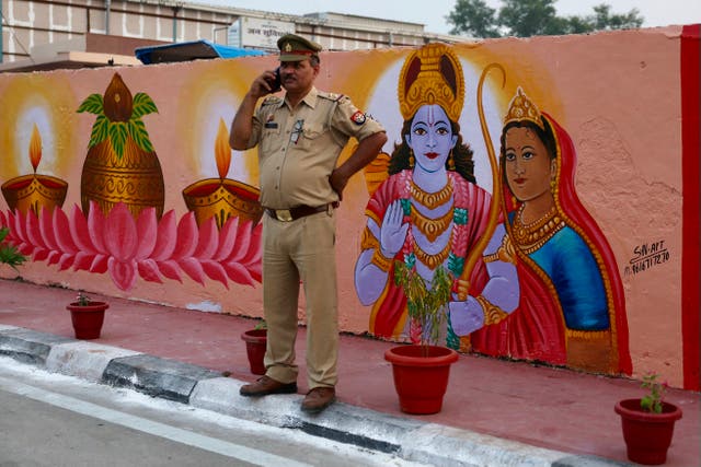 <p>Representational. Indian policeman stands on a road on the eve of the Hindu festival of Diwali in Ayodhya, Uttar Pradesh, on 31 October 2024</p>