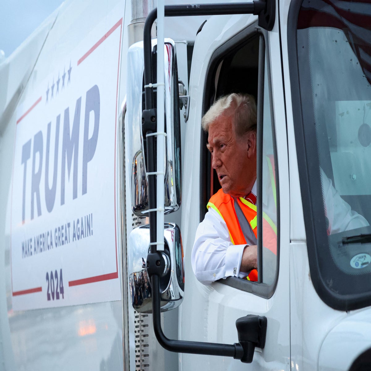 Trump signs executive order demanding truck drivers speak English | The  Independent
