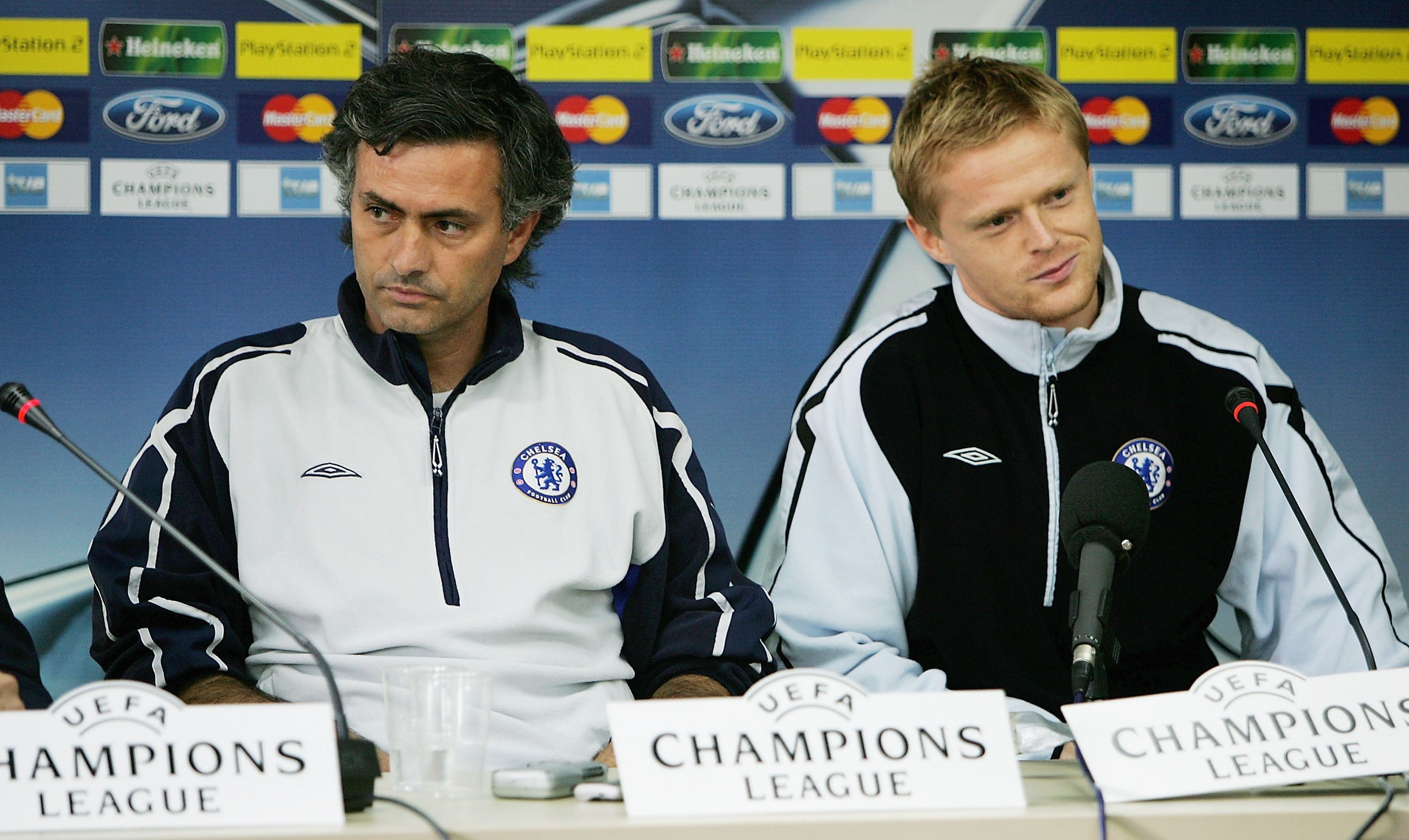 Jose Mourinho and Damien Duff talk to the media in 2005