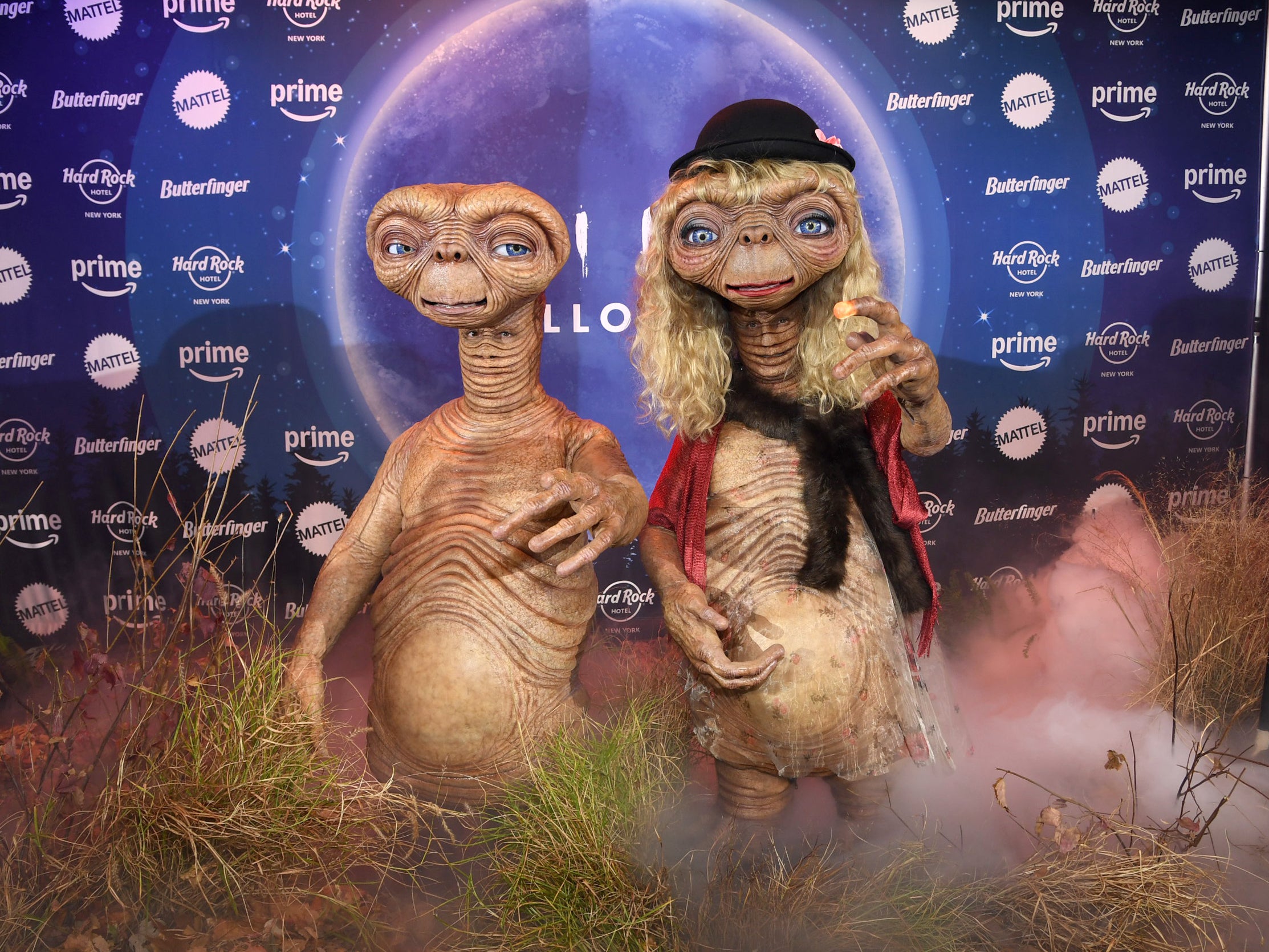 Heidi Klum and Tom Kaulitz dress up as the aliens from Steven Spielberg’s scifi classic ‘E.T.’