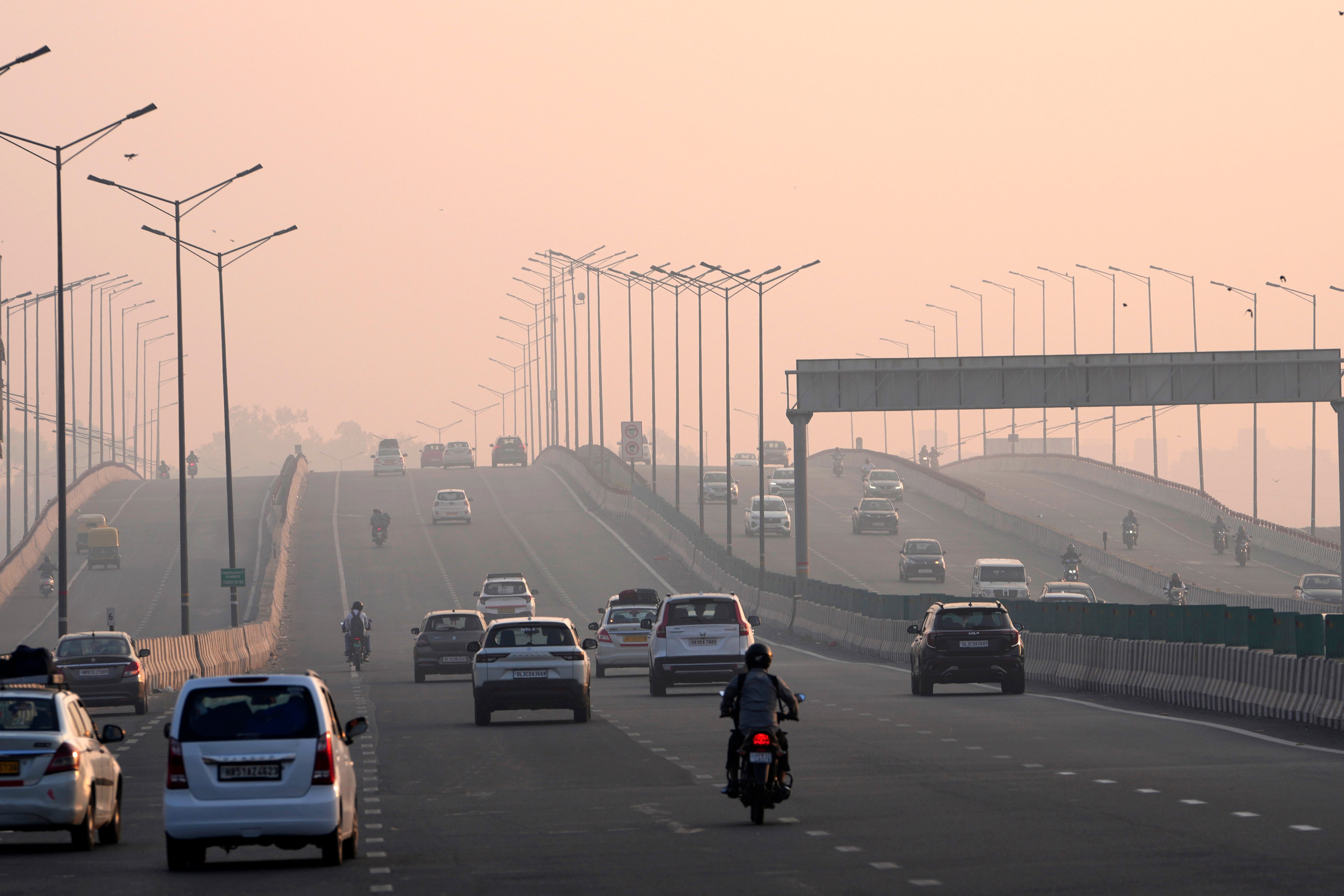 Delhi covered in smog after Diwali celebrations