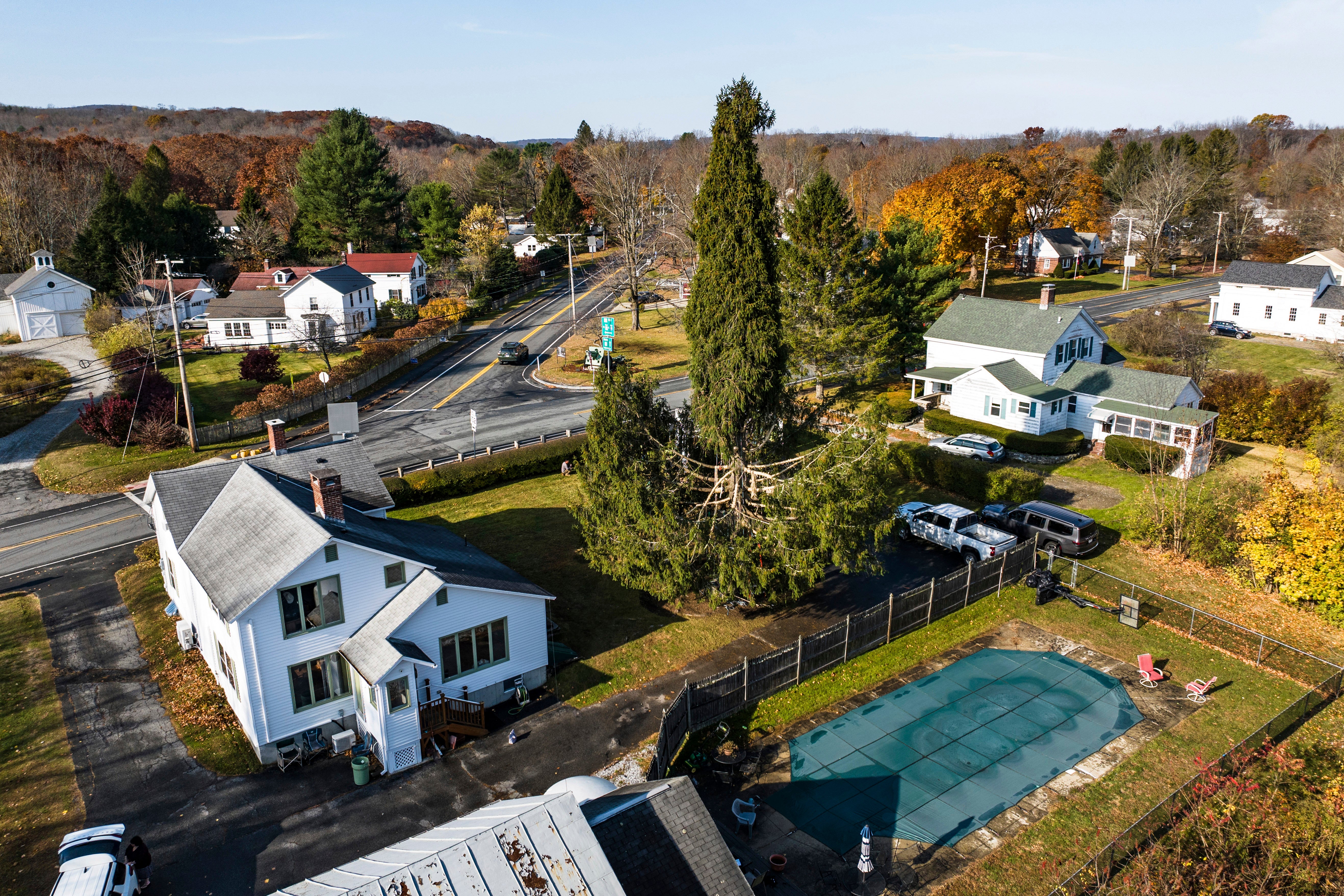 Crowds Flock To Tiny Massachusetts Town To Send Off…