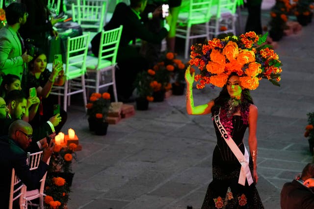 MISS UNIVERSO-GALA DE CATRINAS