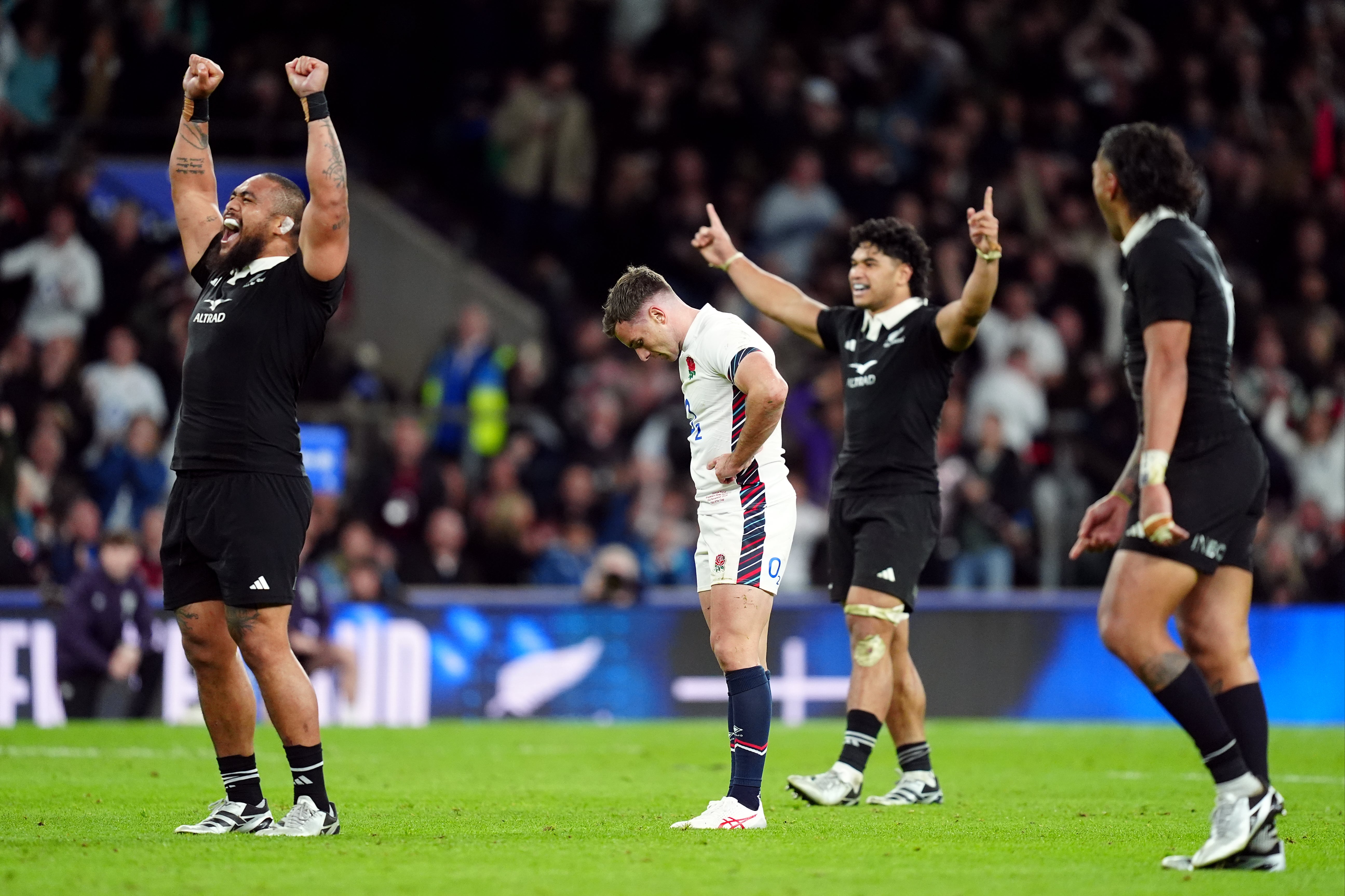 George Ford missed with a drop goal in the final moments as New Zealand