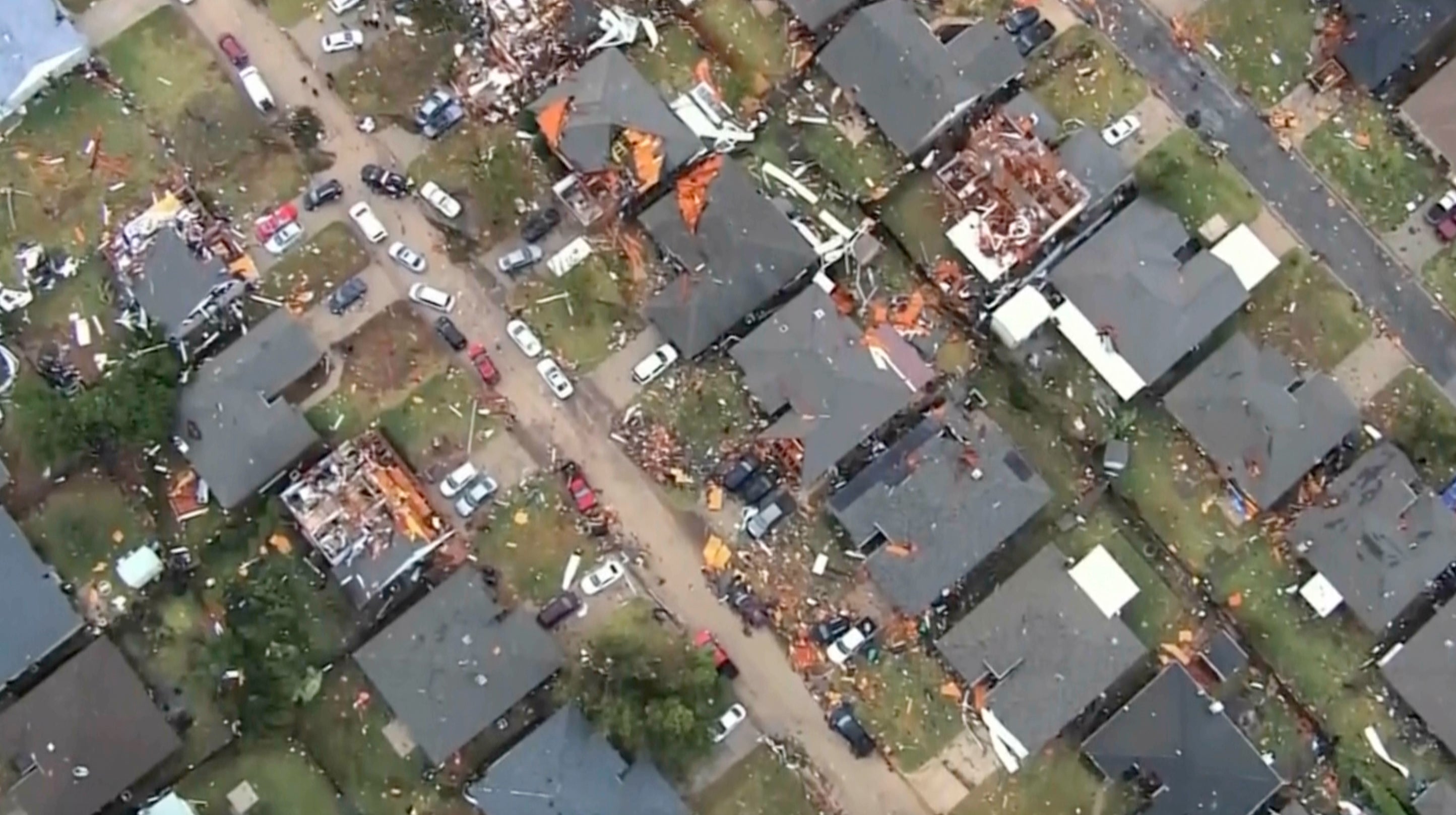 Severe storms in Oklahoma injure at least 11 people and leave thousands ...