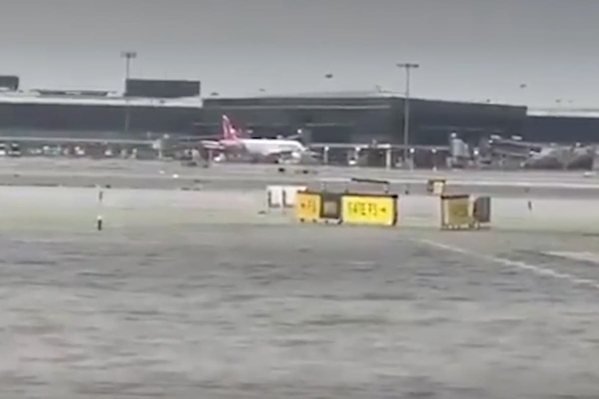 Spain floods latest: Barcelona Airport flooded as search for victims continues