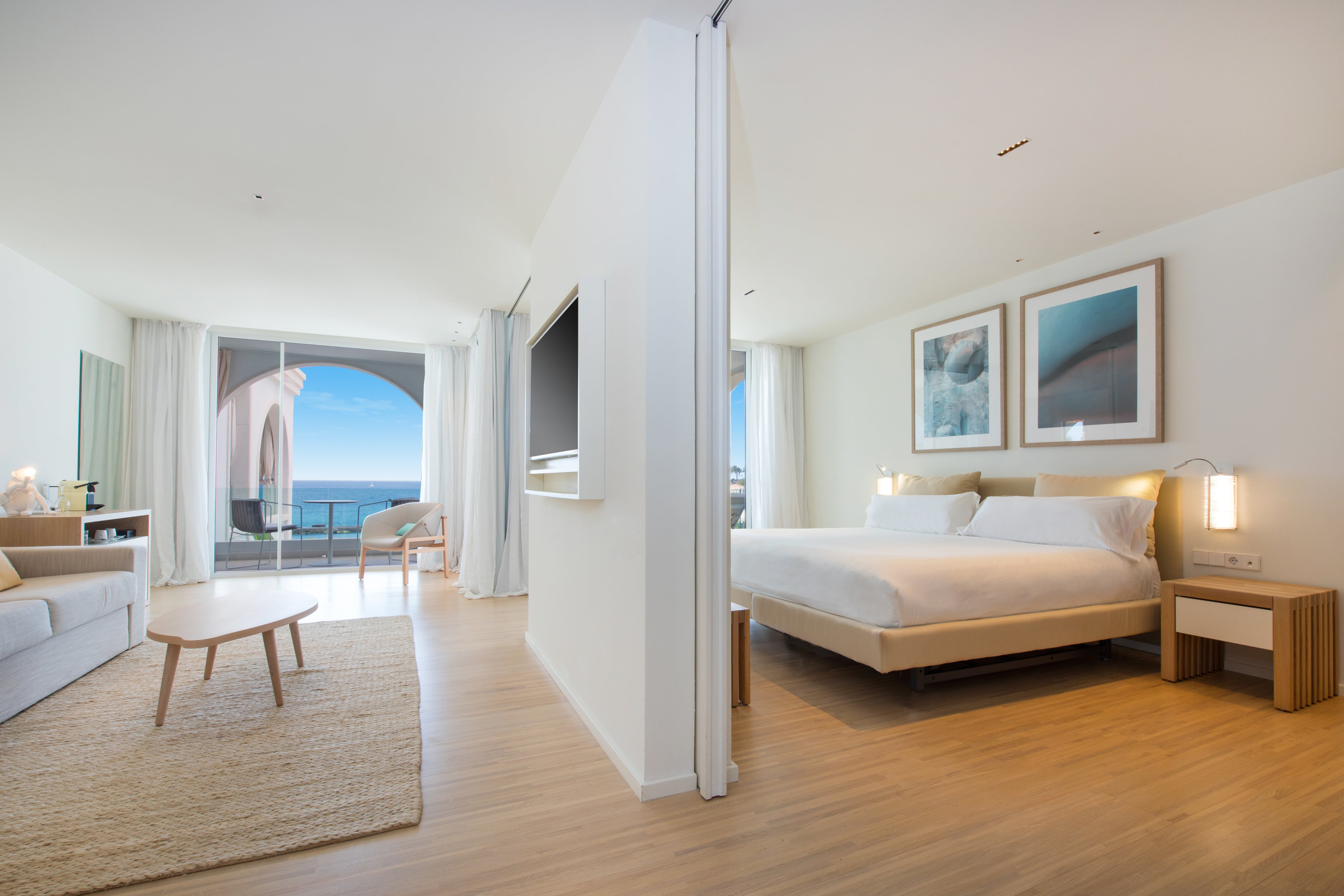 Choose from 33 luxurious suites at JOIA Salomé