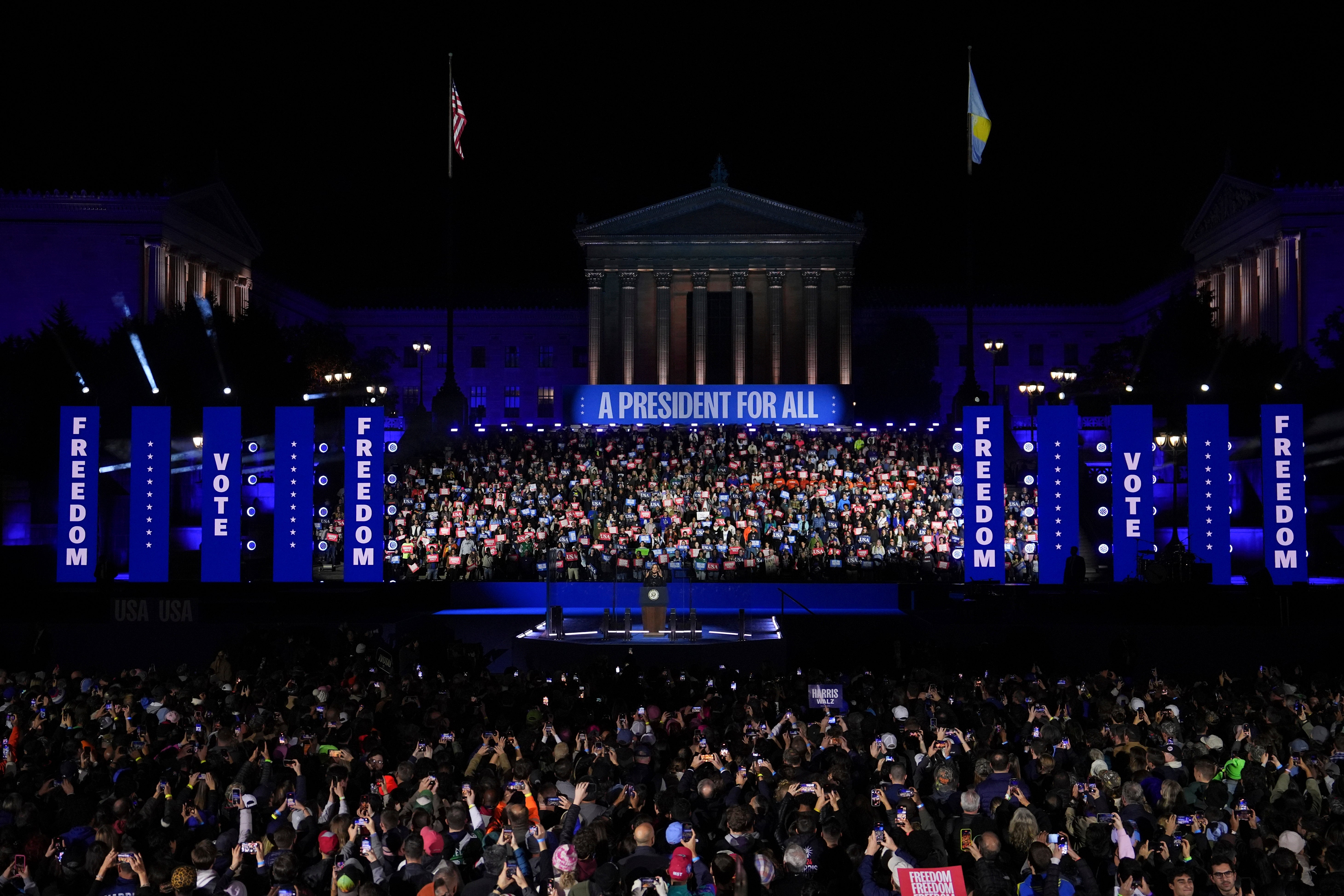 Harris drew a large crowd outside the Philadelphia Museum of Art