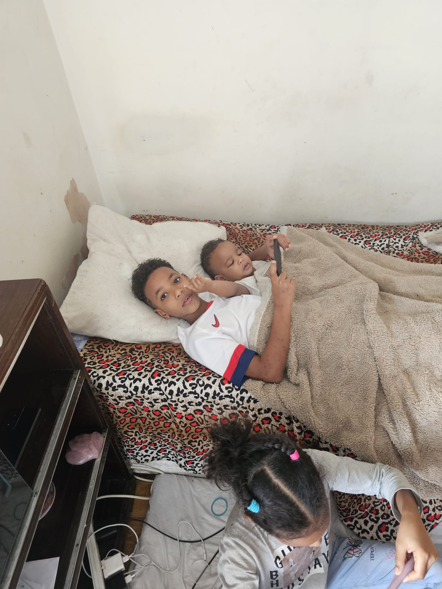 Roshdi’s two sons, Zainuabdin and Mohammed, share one bed