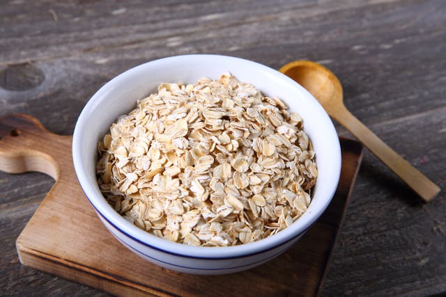 <p>Oatzempic involves blending oats with water or juice</p>
